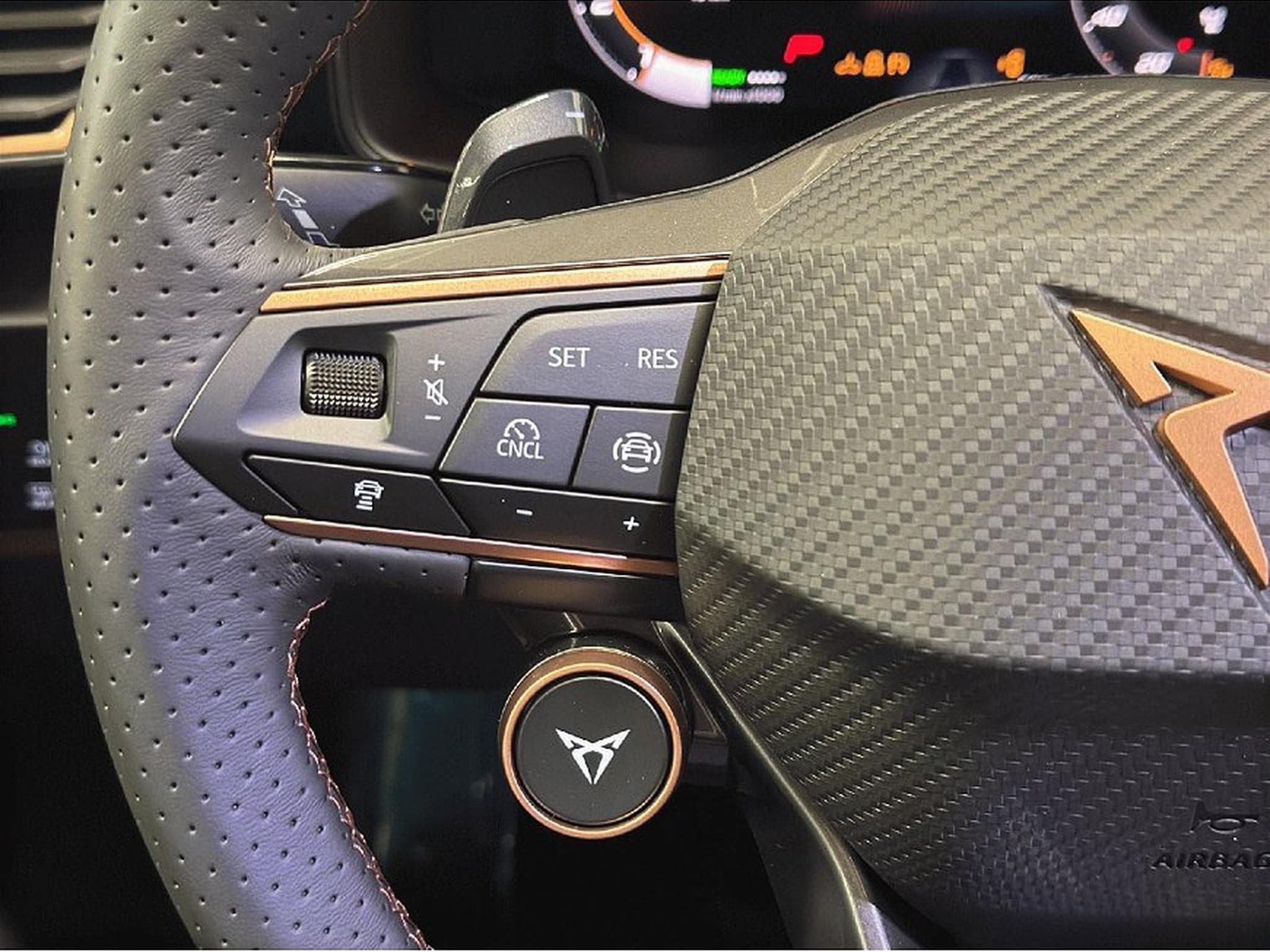 Cupra Leon (2025) - Photo 15