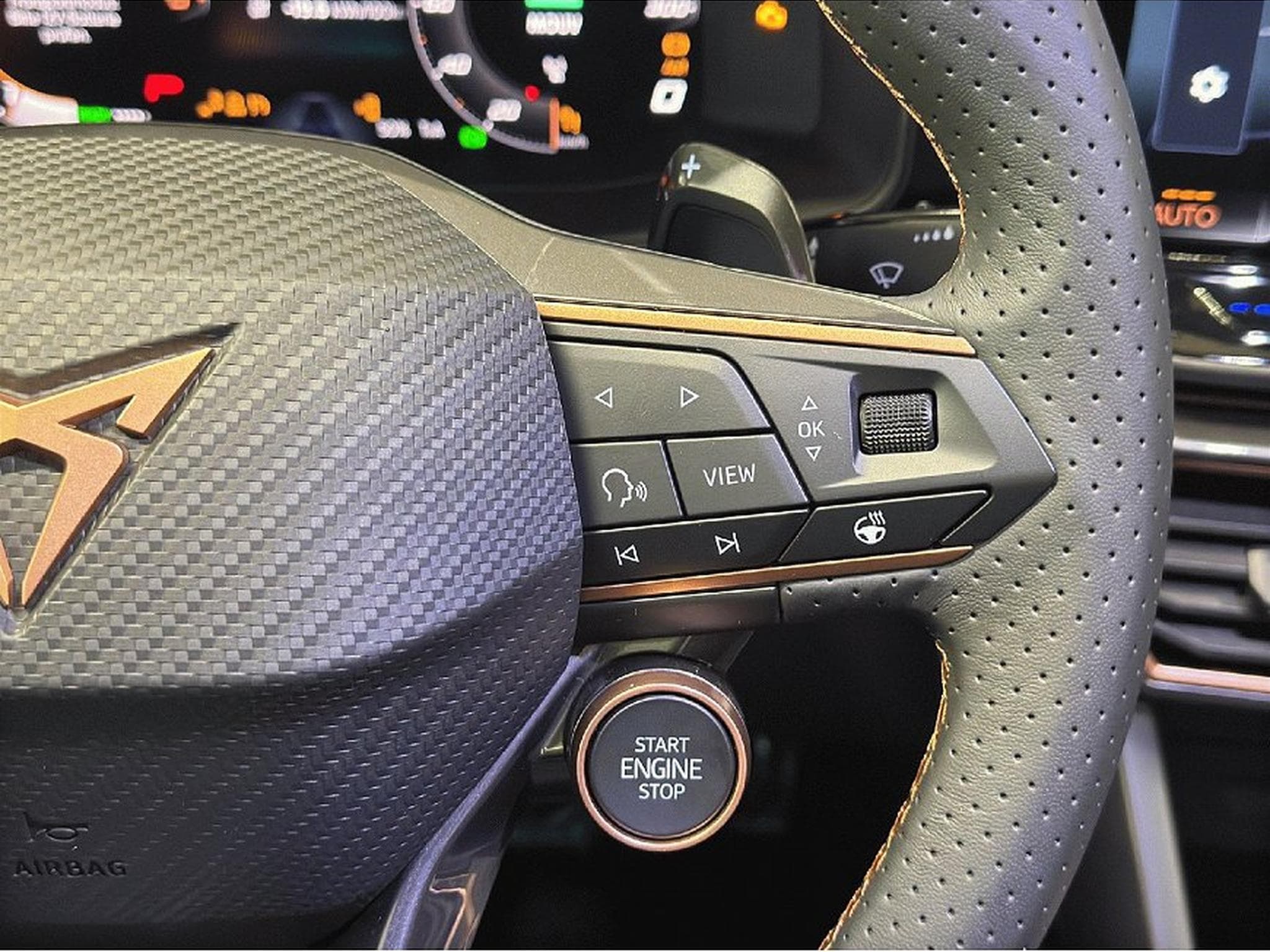 Cupra Leon (2025) - Photo 16