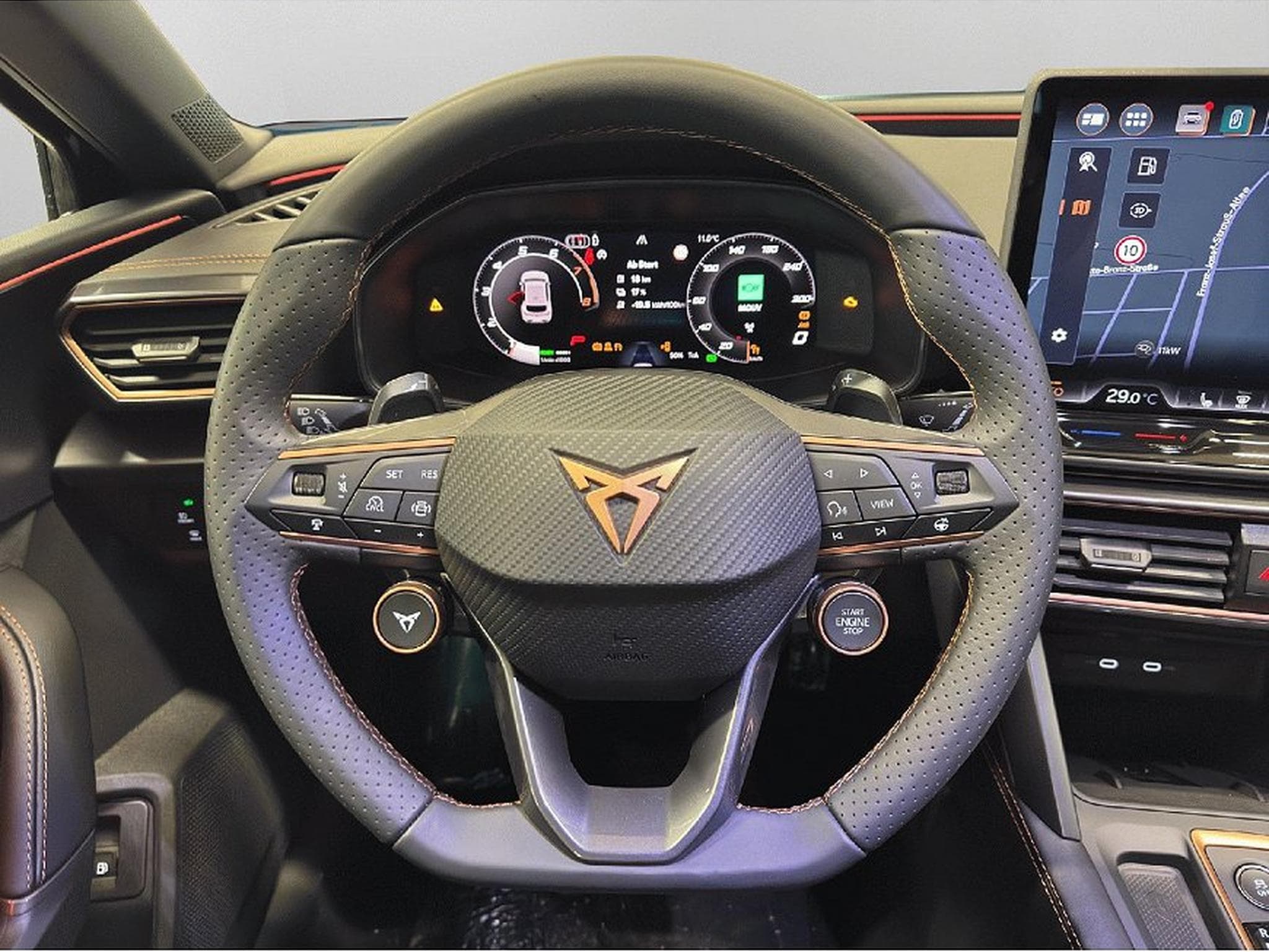 Cupra Leon (2025) - Photo 17