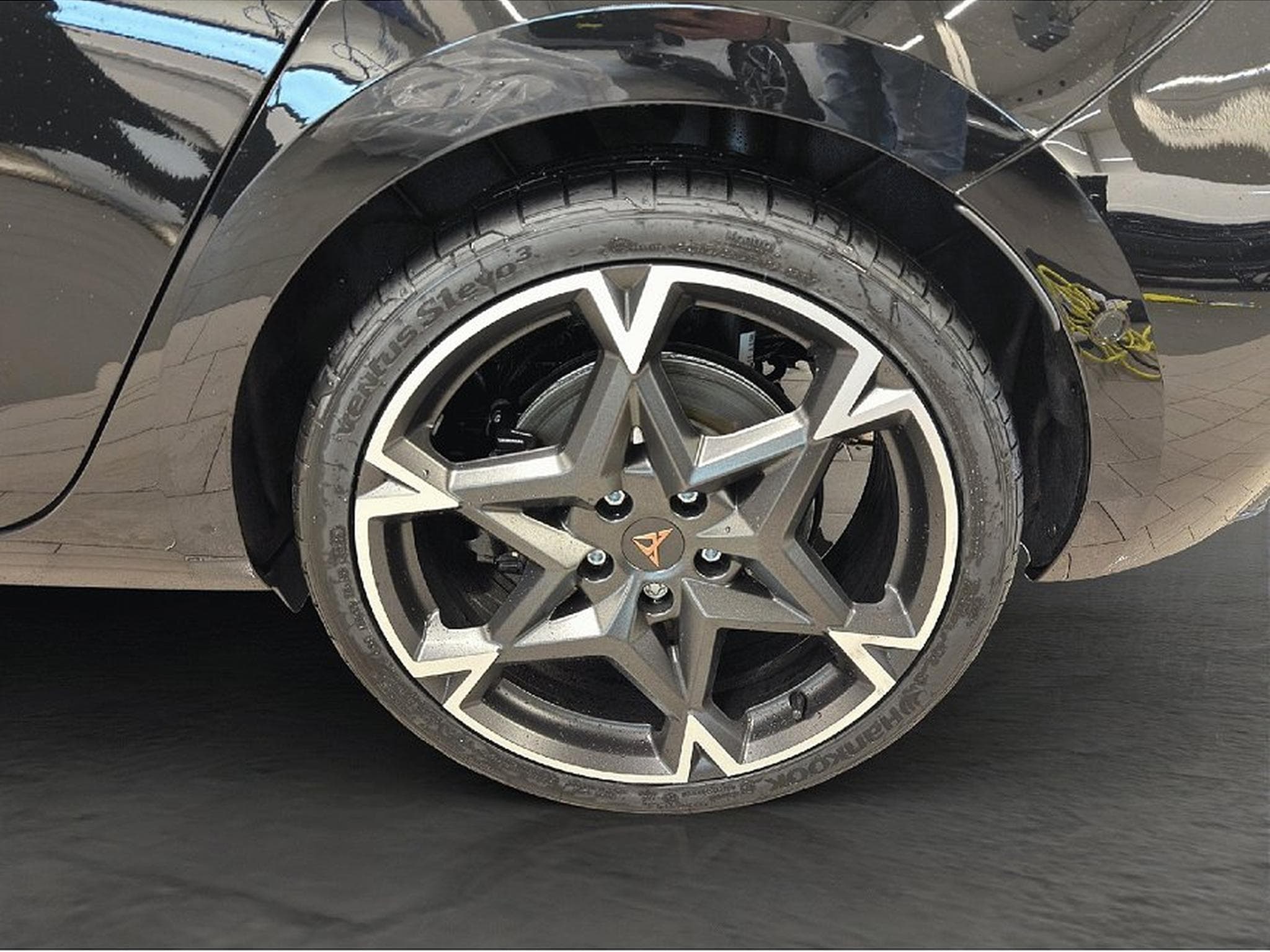 Cupra Leon (2025) - Photo 7