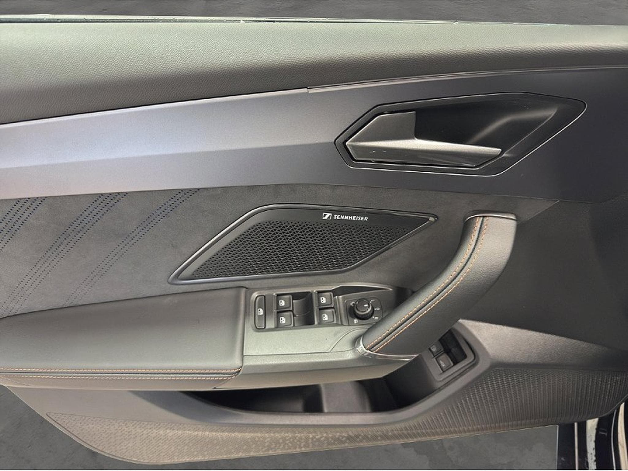 Cupra Leon (2025) - Photo 10