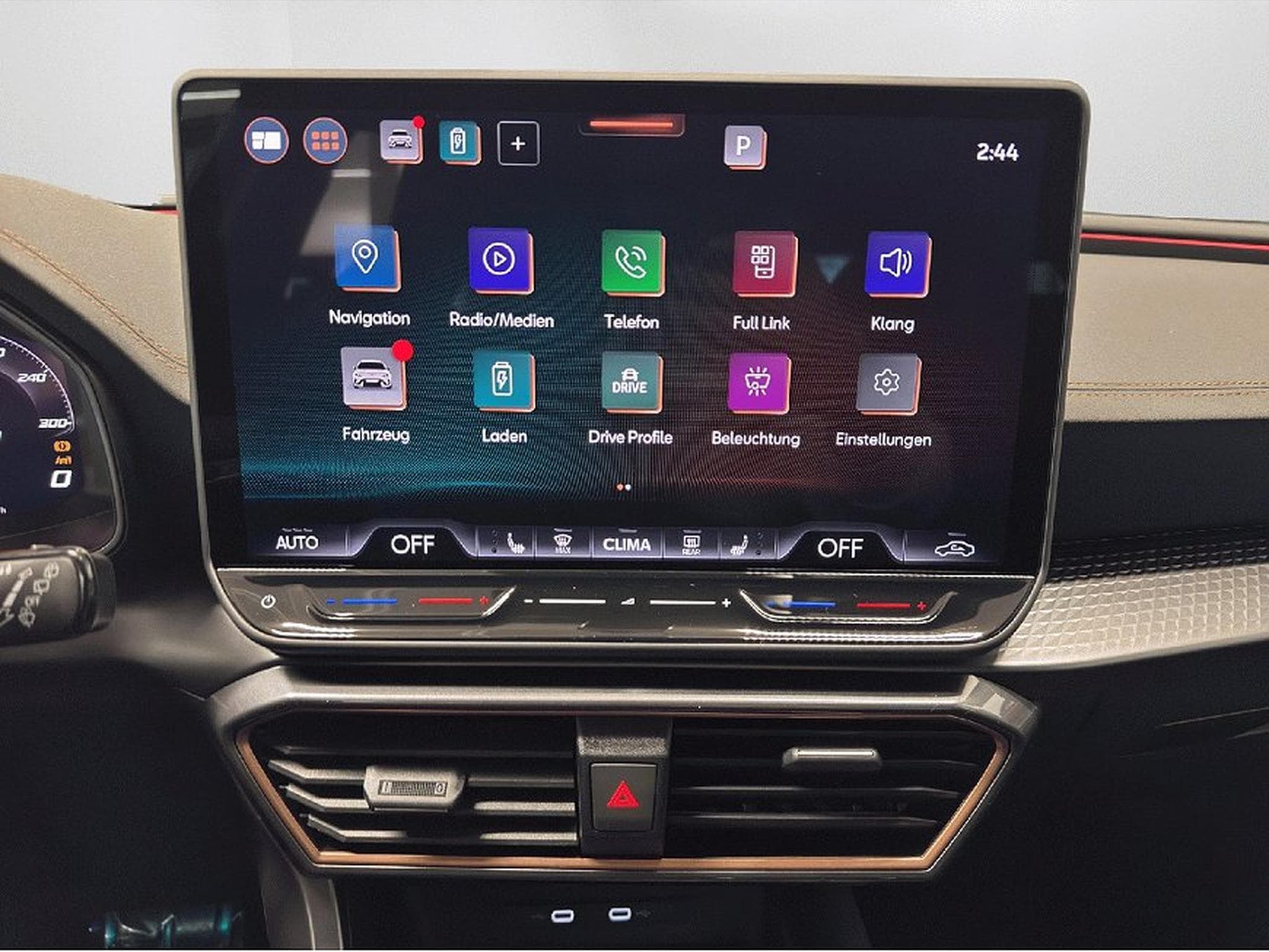 Cupra Leon (2025) - Photo 13