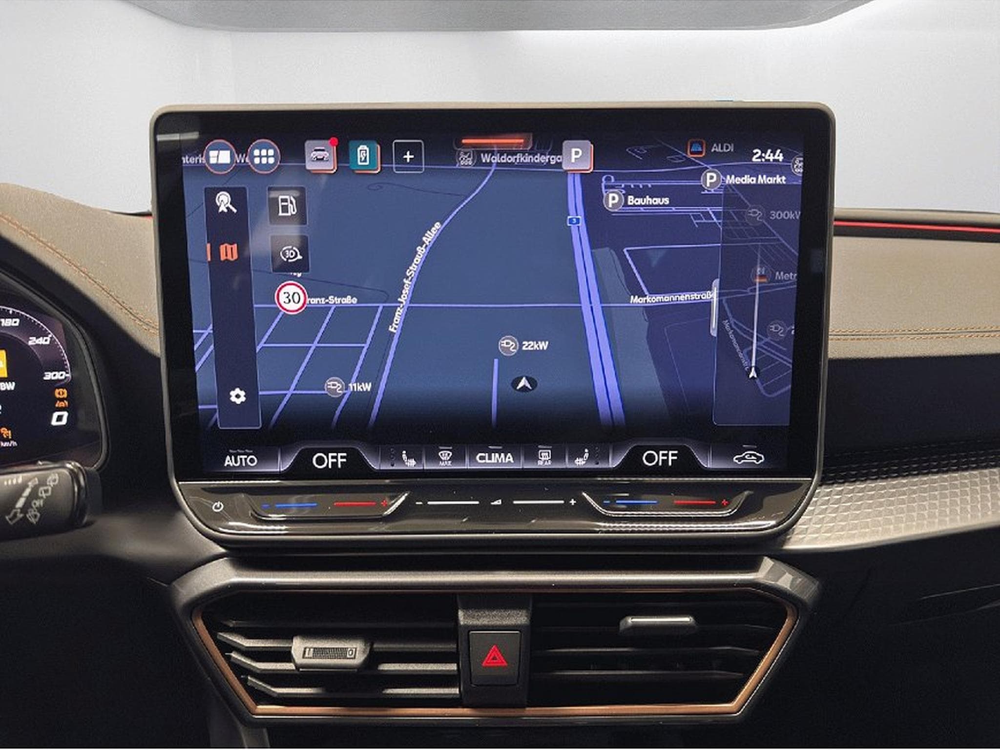 Cupra Leon (2025) - Photo 14