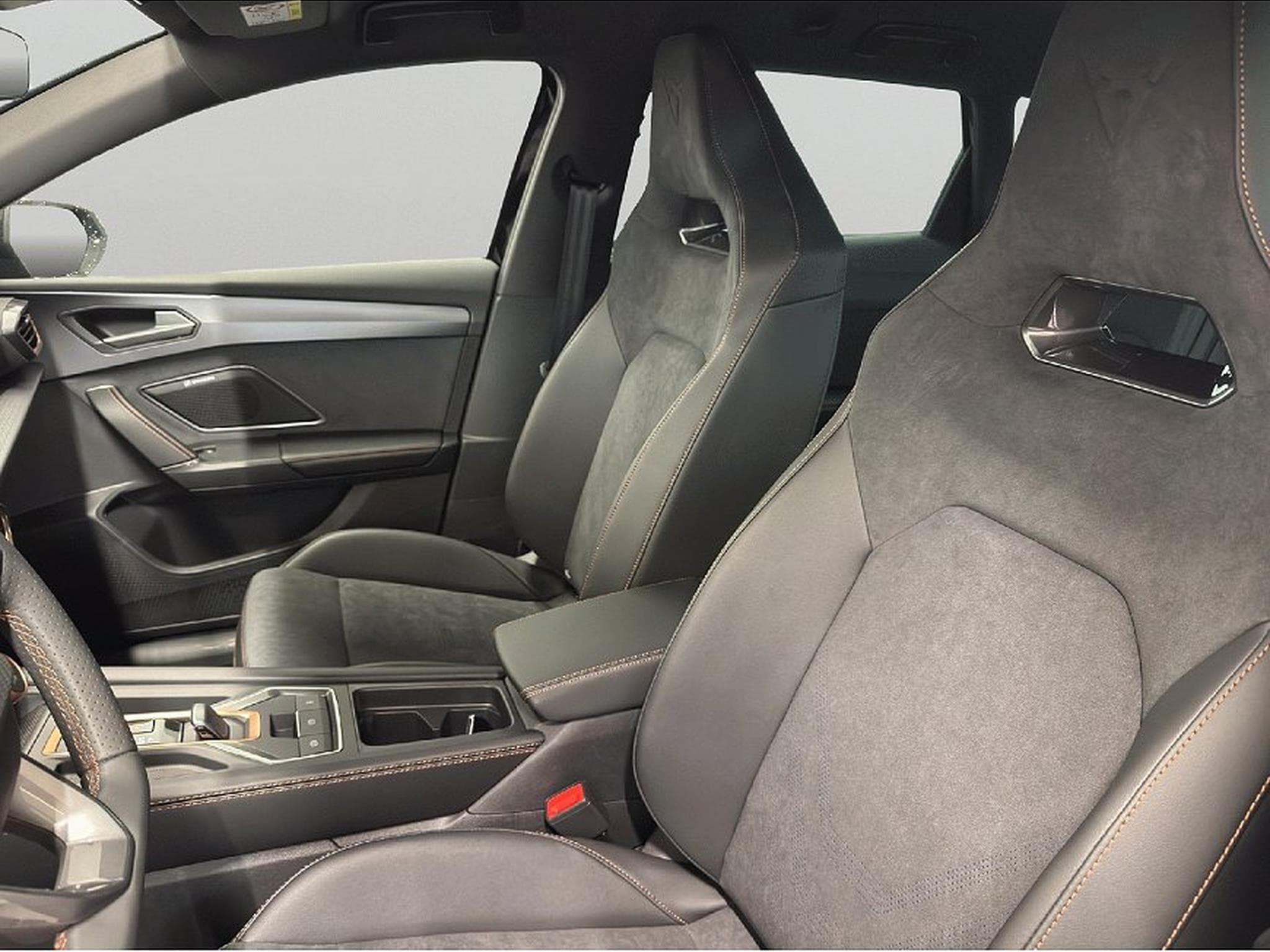 Cupra Leon (2025) - Photo 9