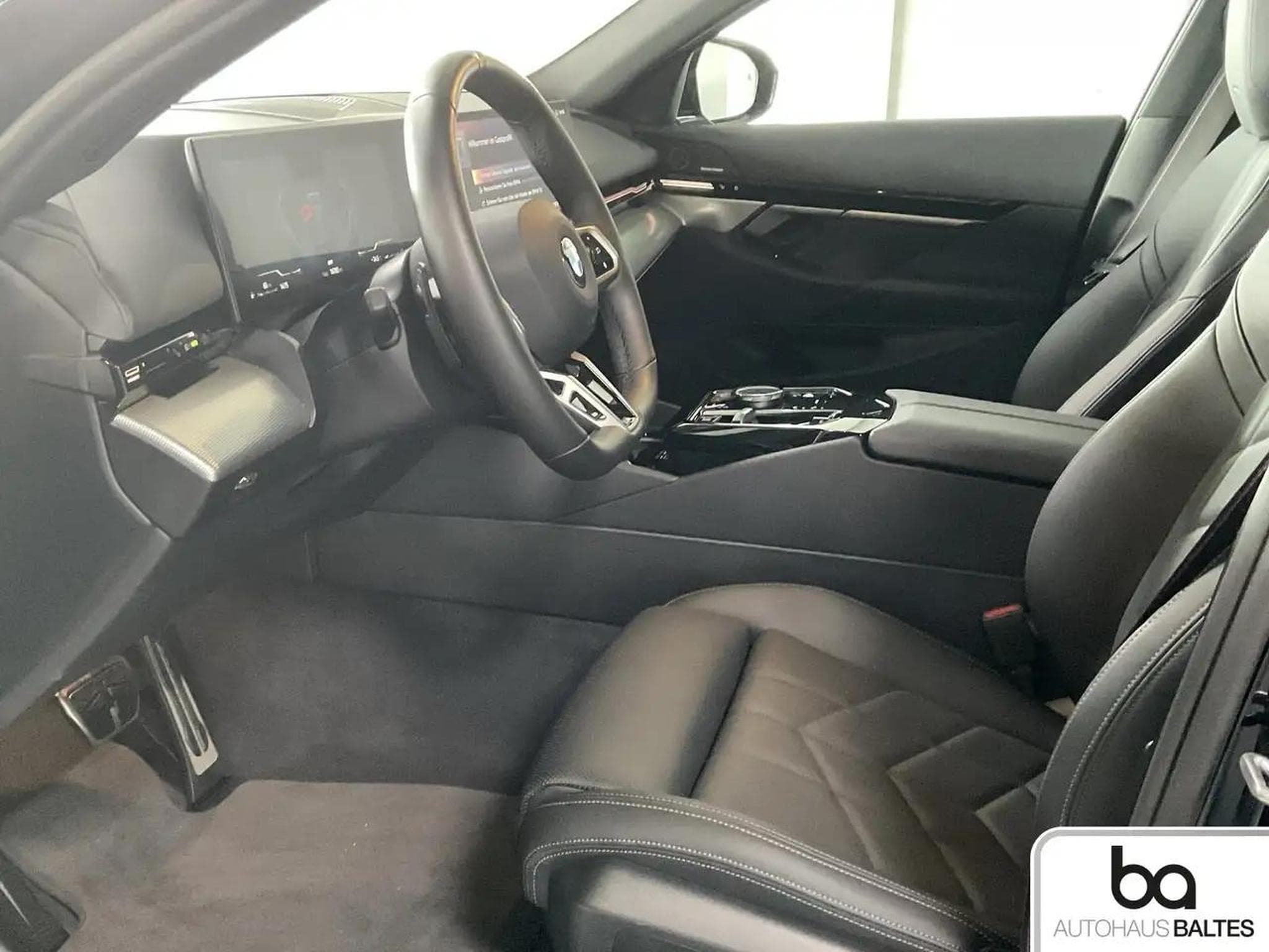BMW 540 (2025) - Photo 10