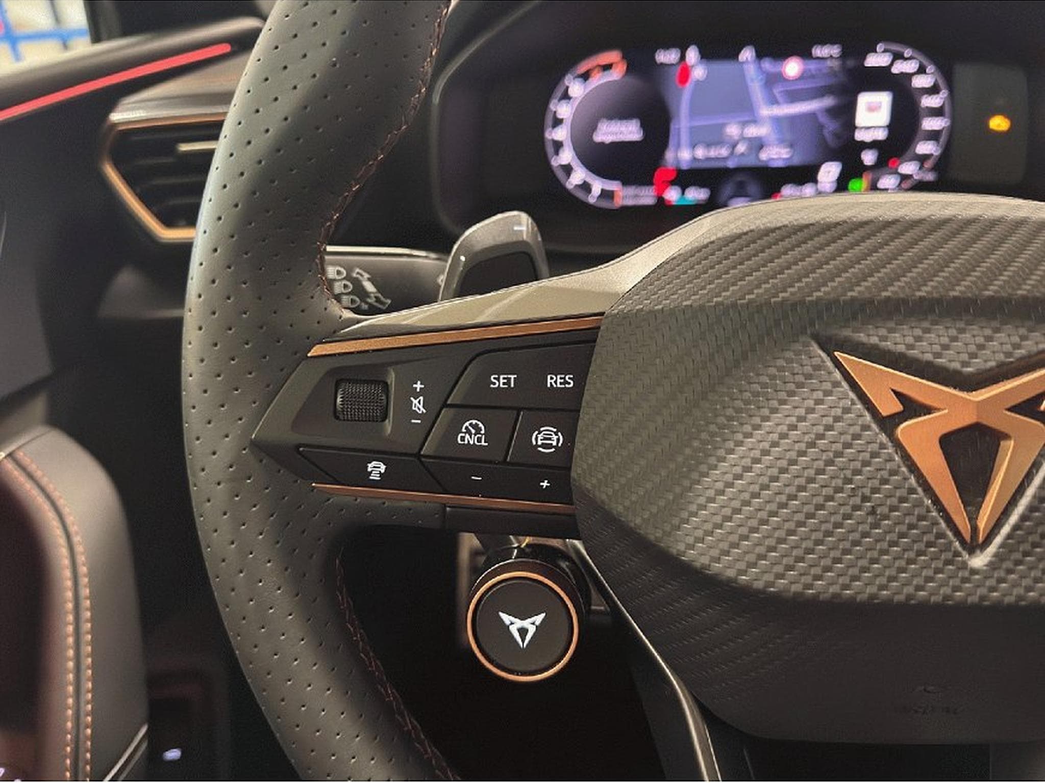 Cupra Leon (2025) - Photo 15