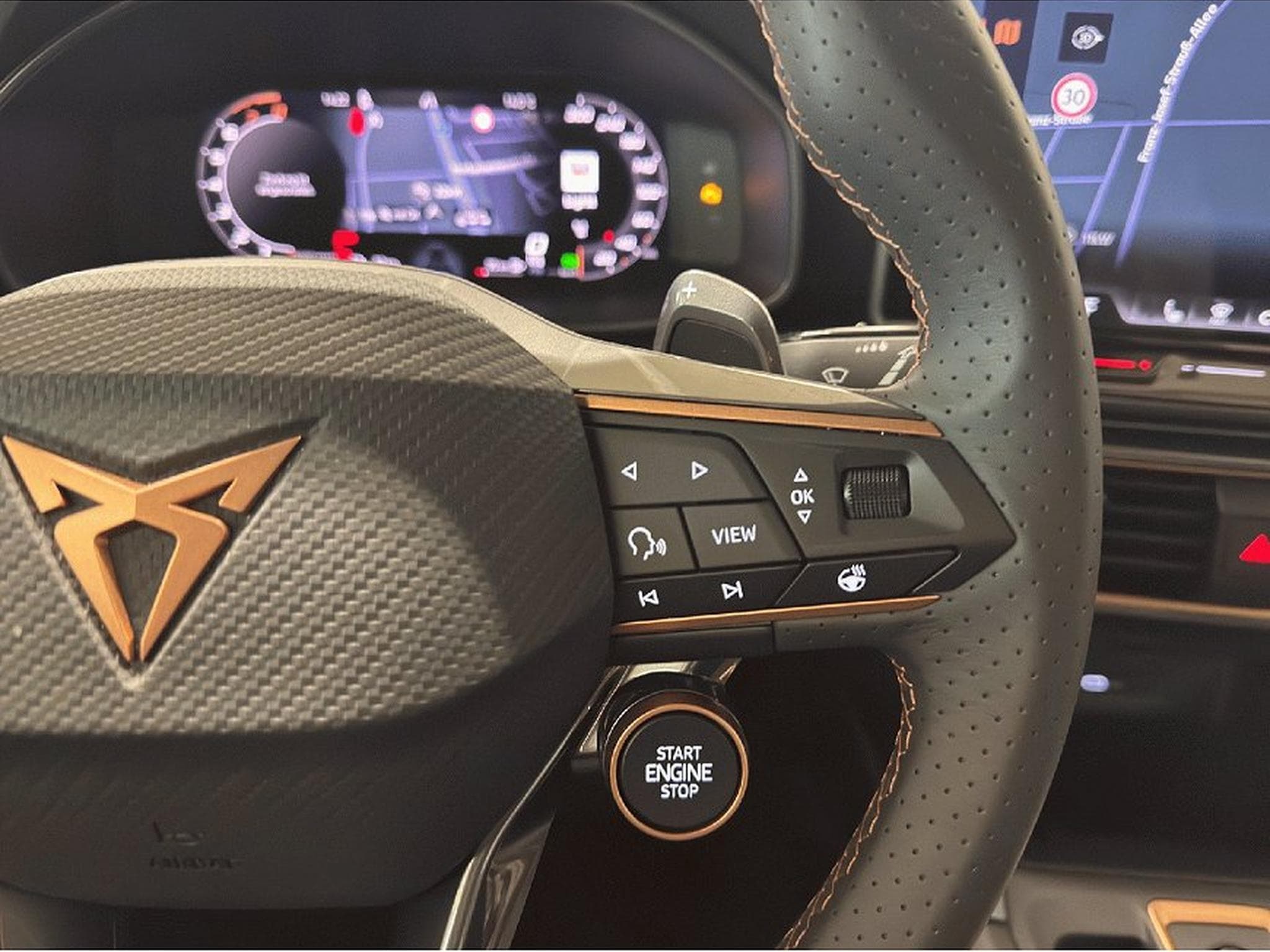 Cupra Leon (2025) - Photo 16