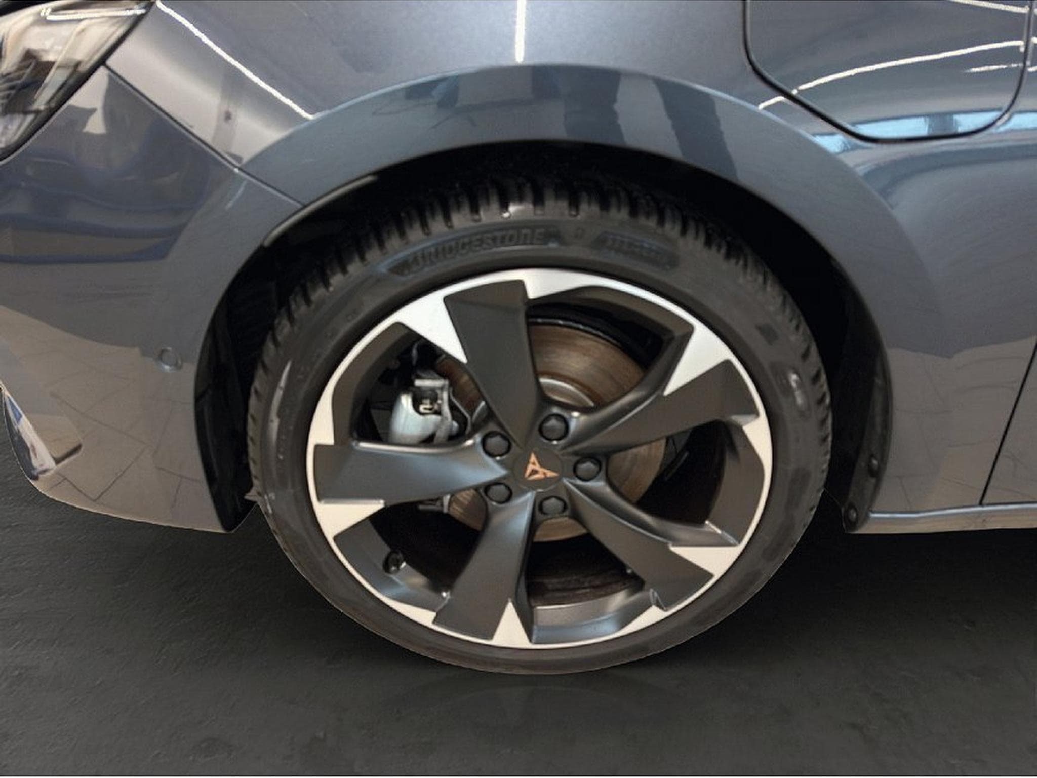 Cupra Leon (2025) - Photo 8