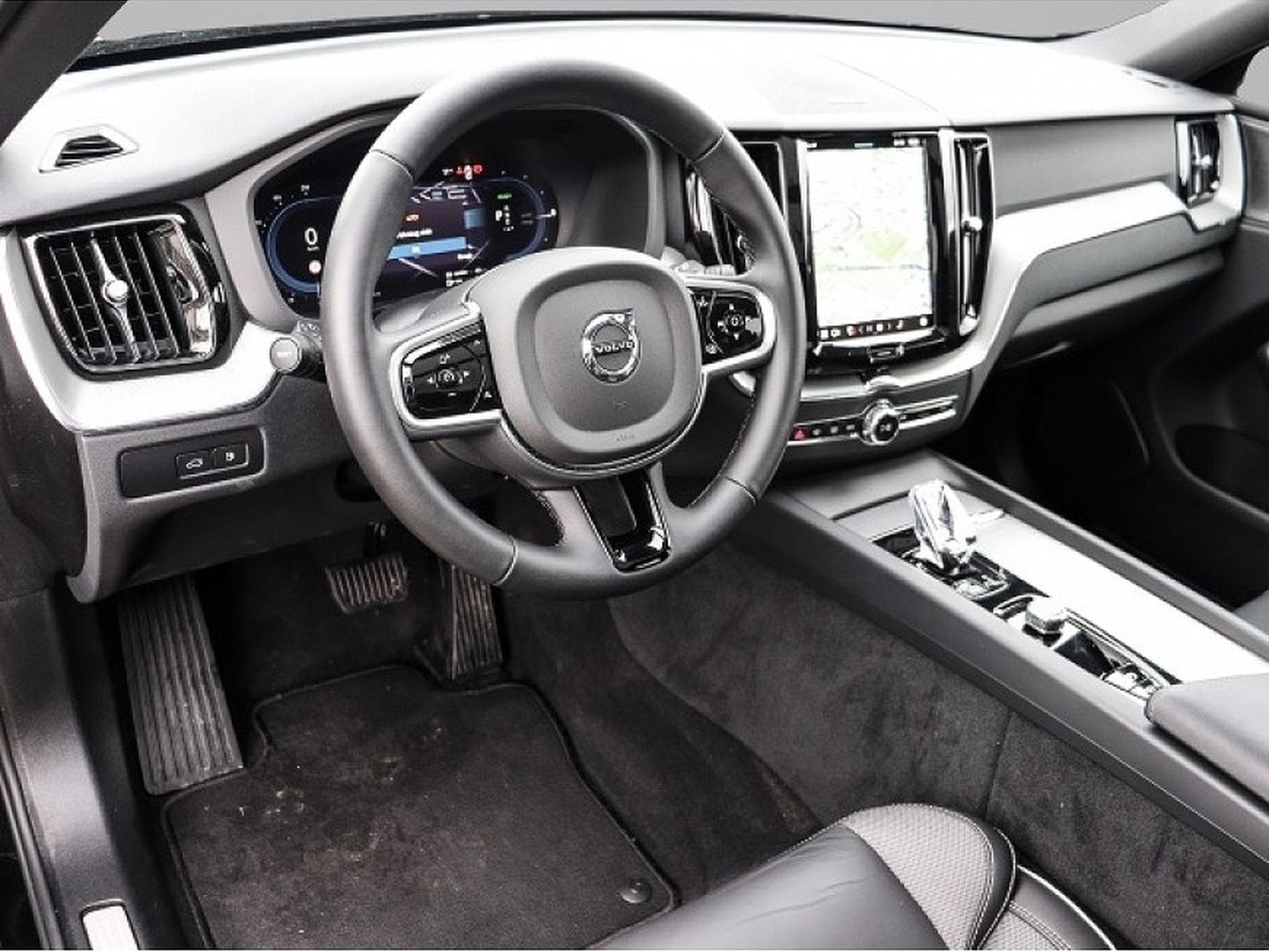 Volvo XC60 (2024) - Photo 3