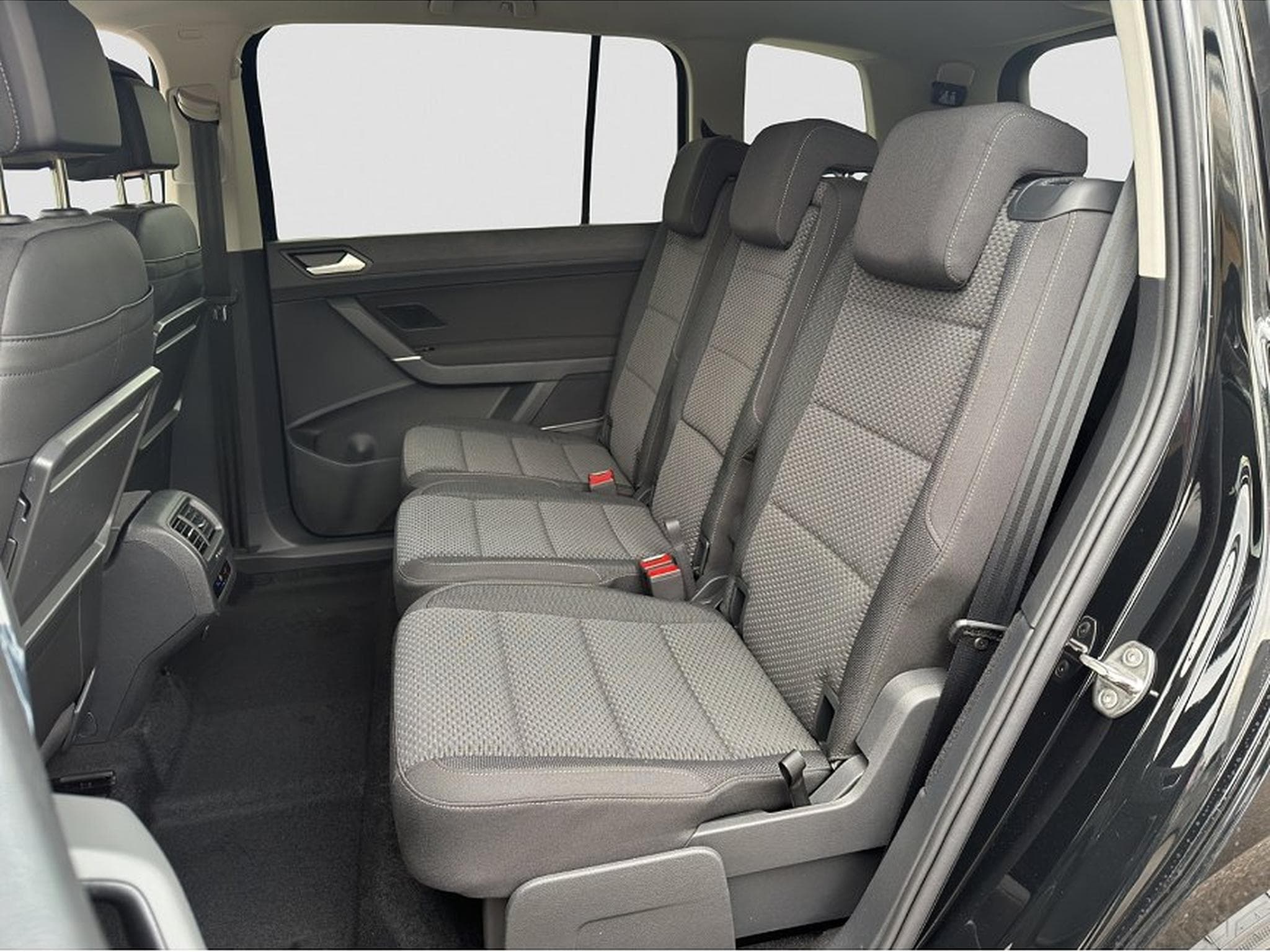 VW Touran (2026) - Photo 16