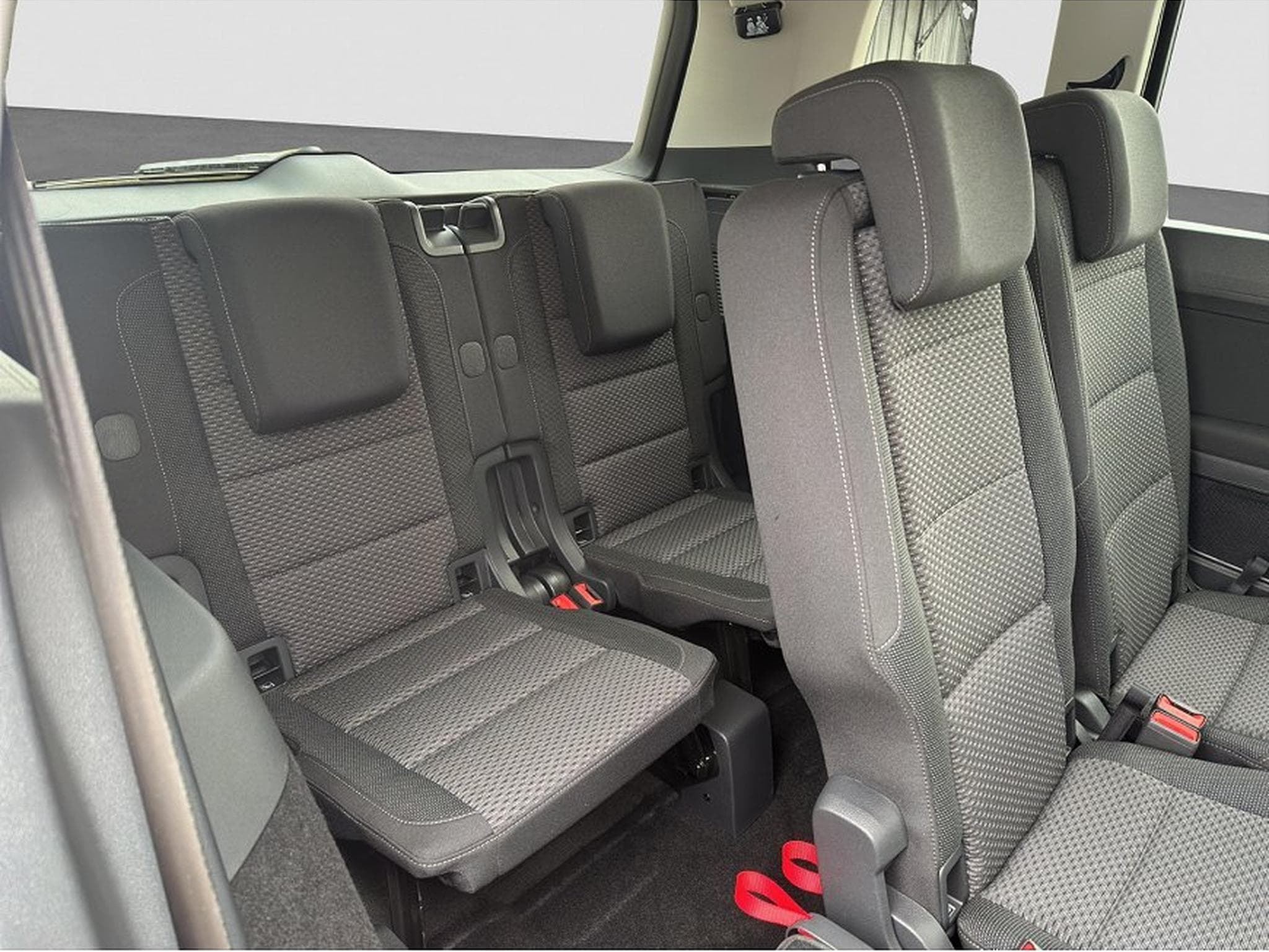 VW Touran (2026) - Photo 17