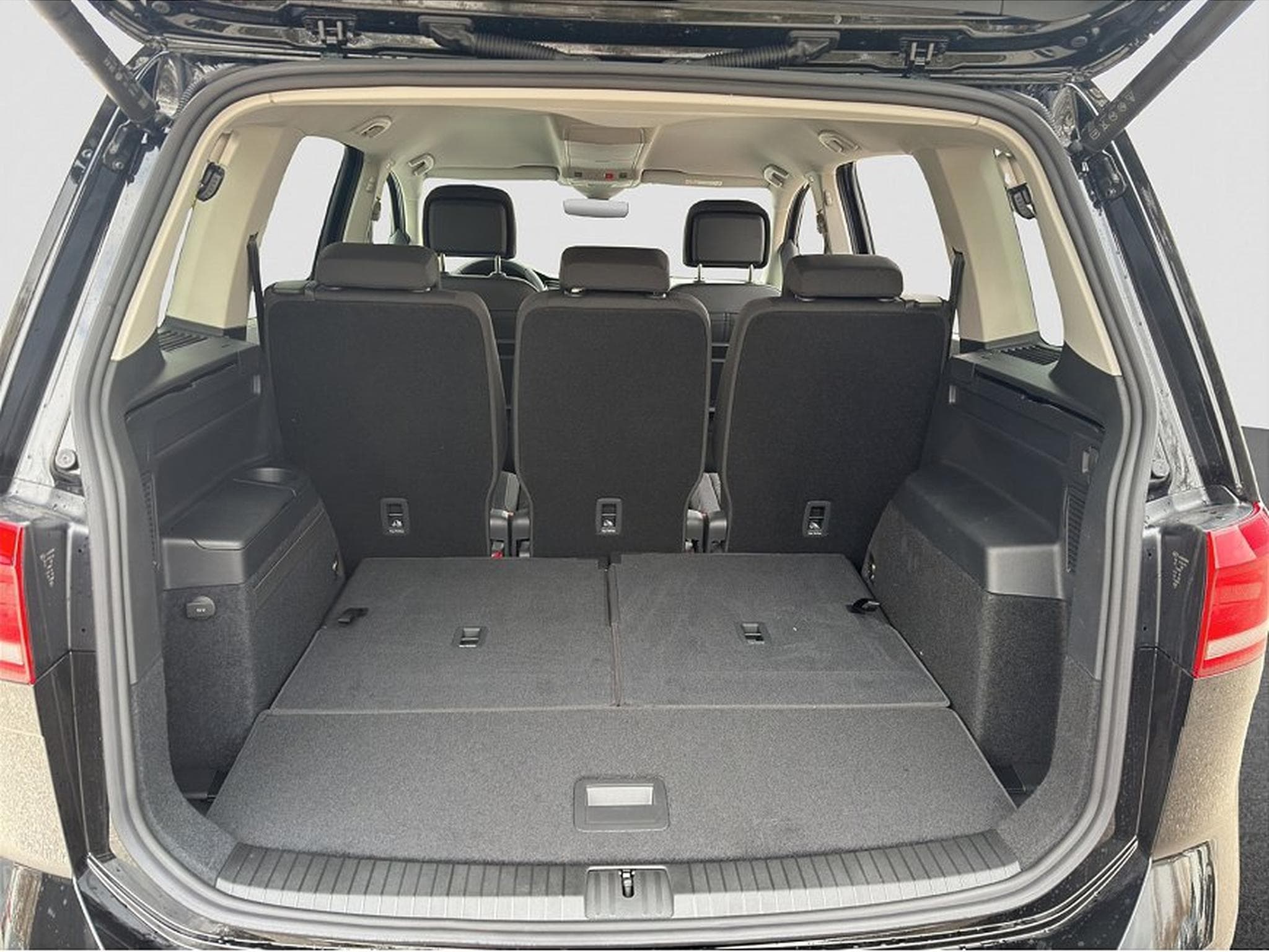 VW Touran (2026) - Photo 20