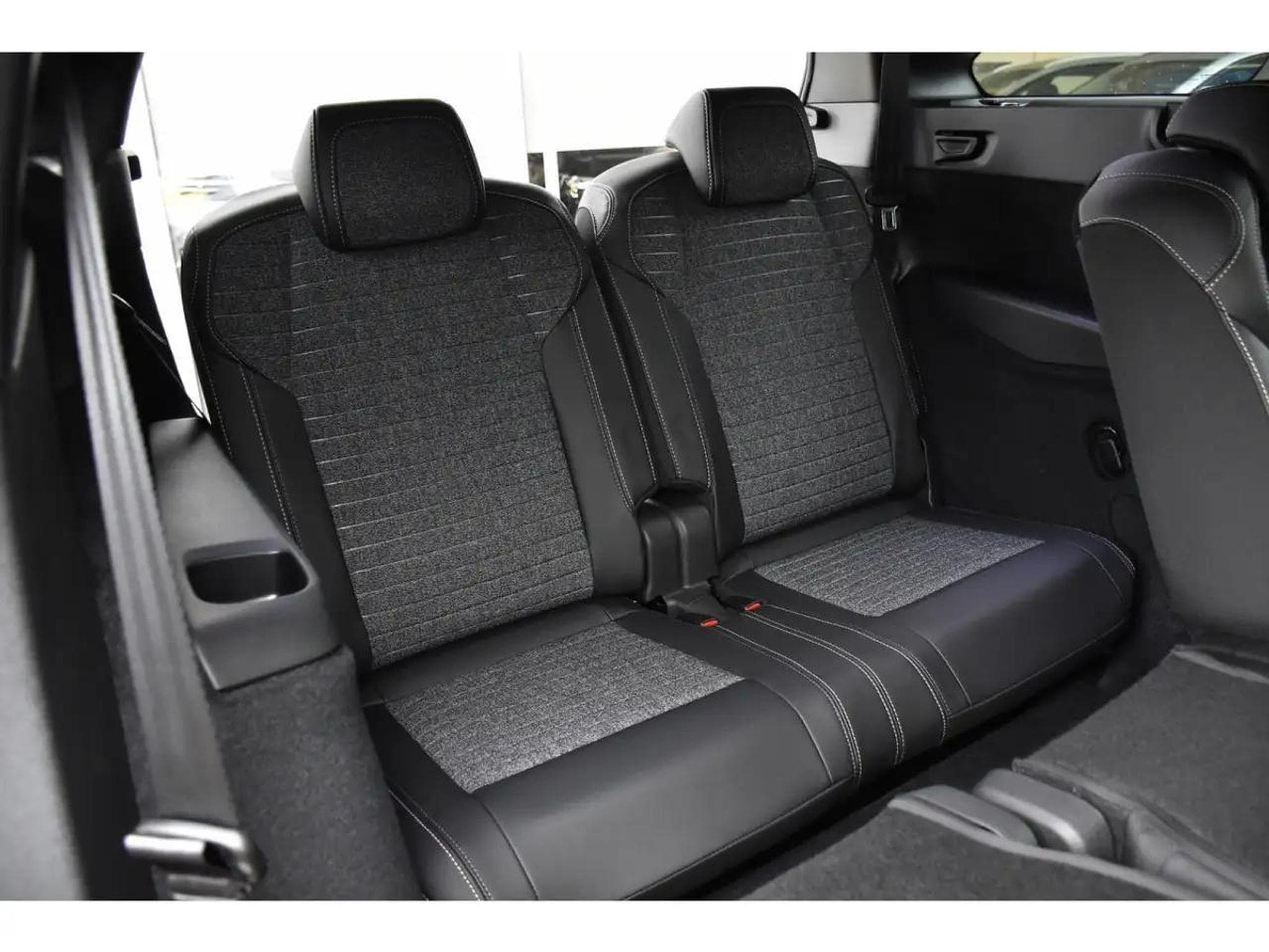 Peugeot 5008 (2025) - Photo 9
