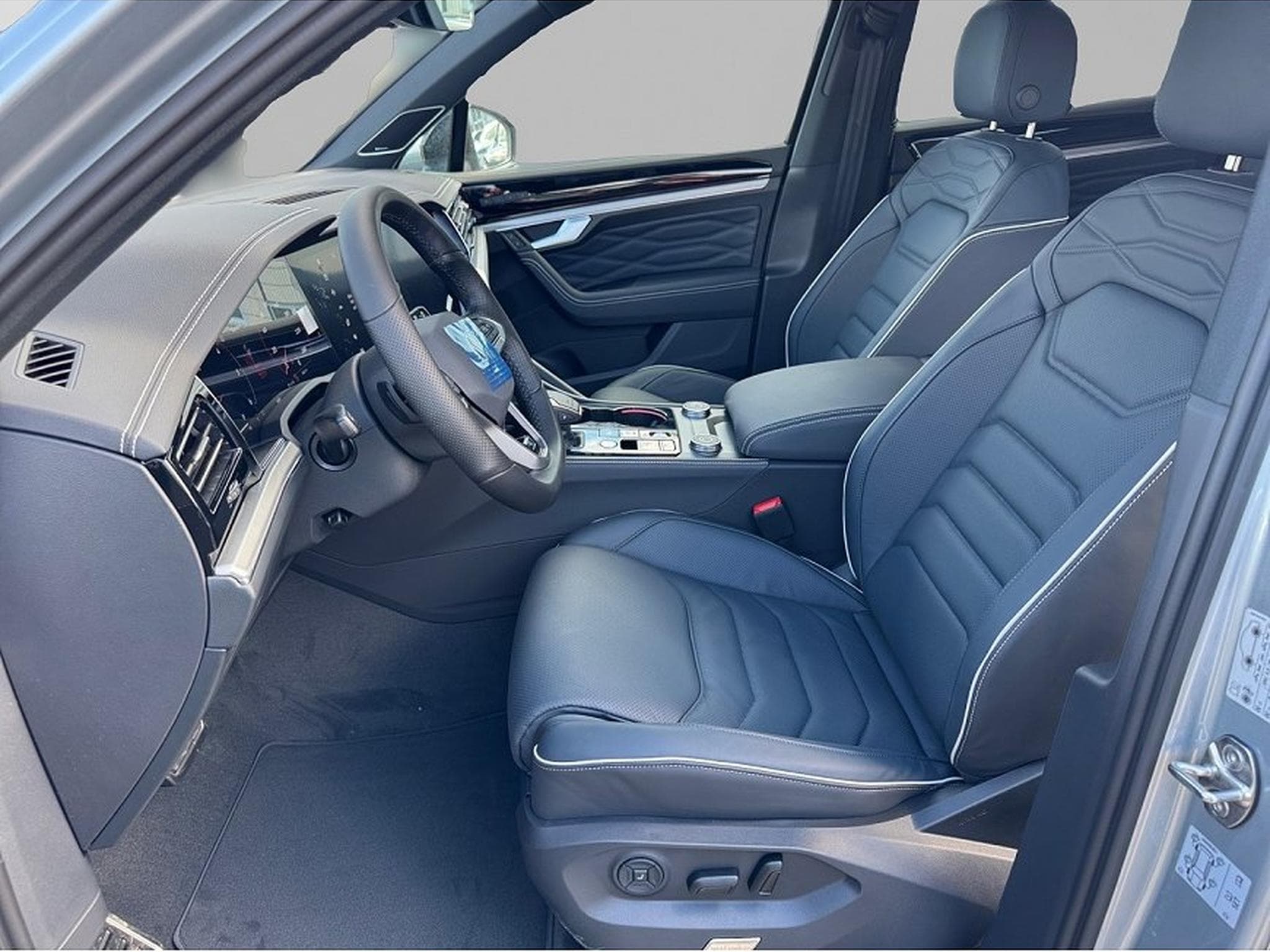 VW Touareg (2026) - Photo 5