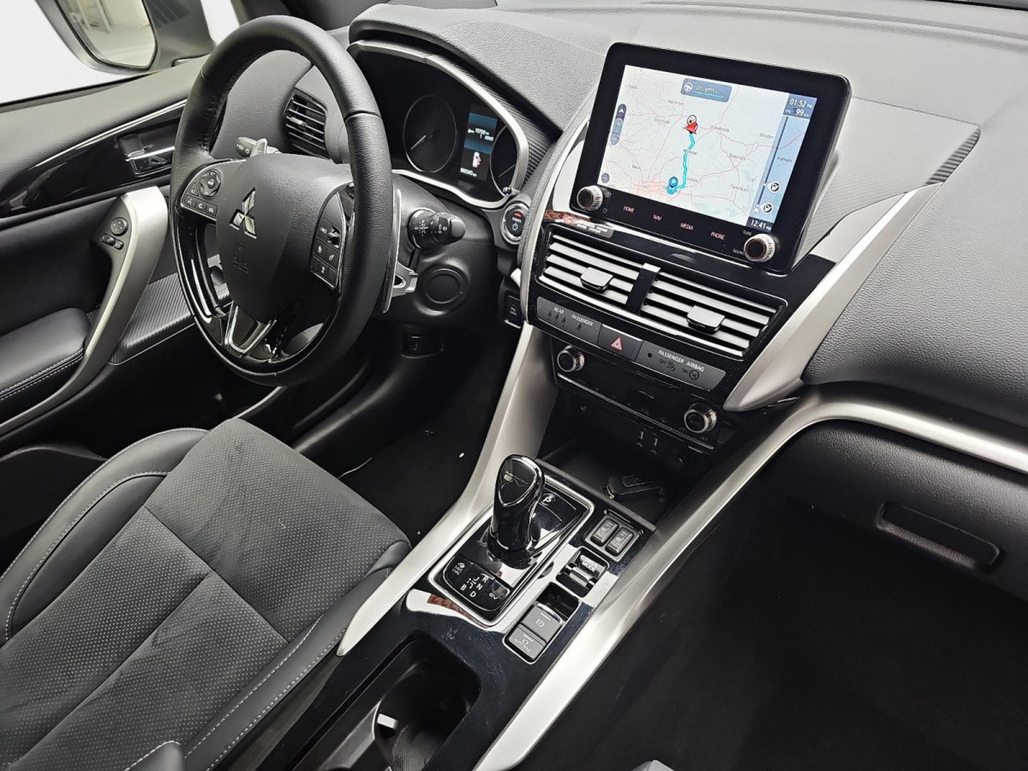 Mitsubishi Eclipse Cross 2.4 MIVEC PHEV CVT Select (2025) - Photo 15