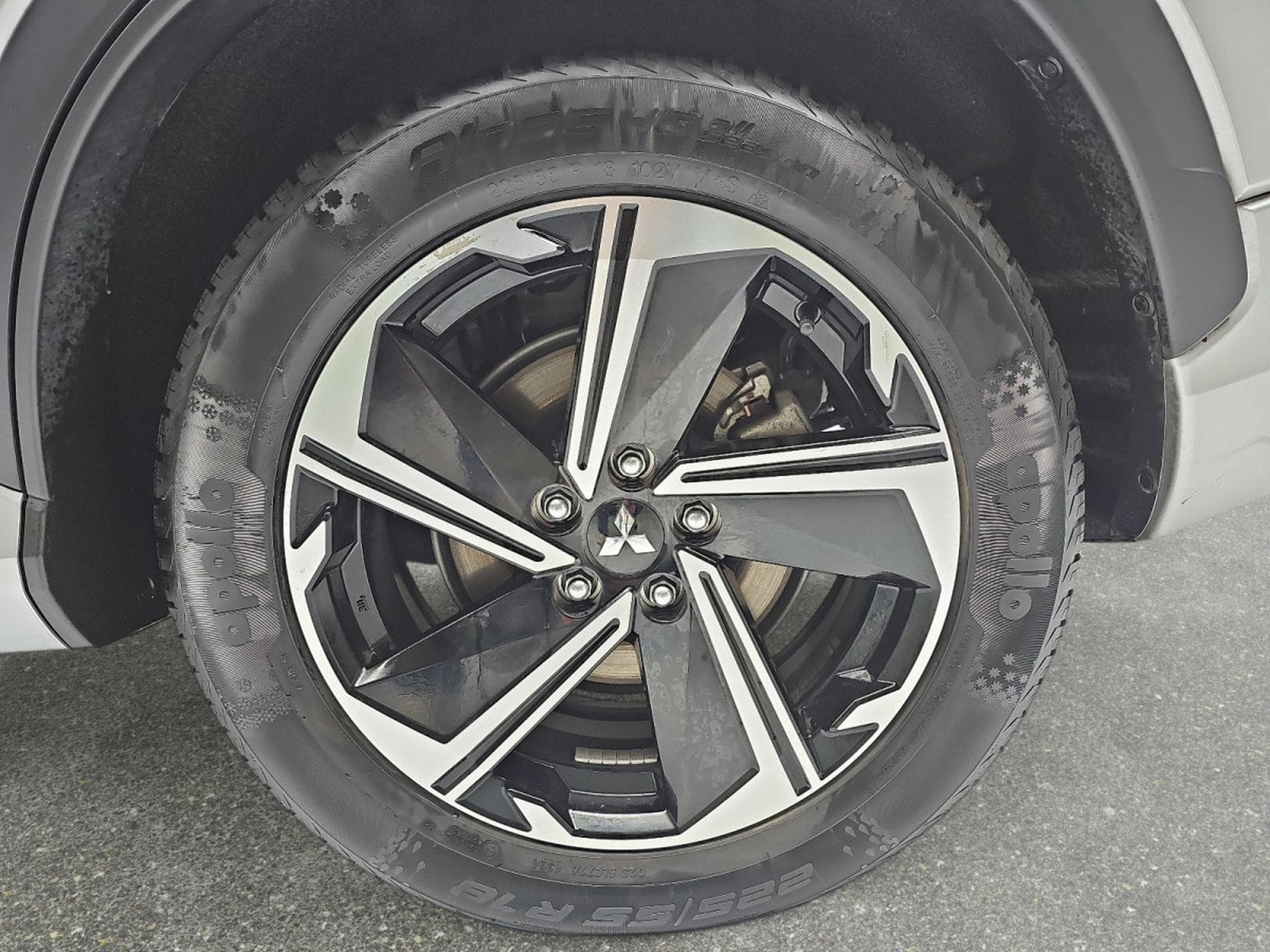 Mitsubishi Eclipse Cross 2.4 MIVEC PHEV CVT Select (2025) - Photo 6