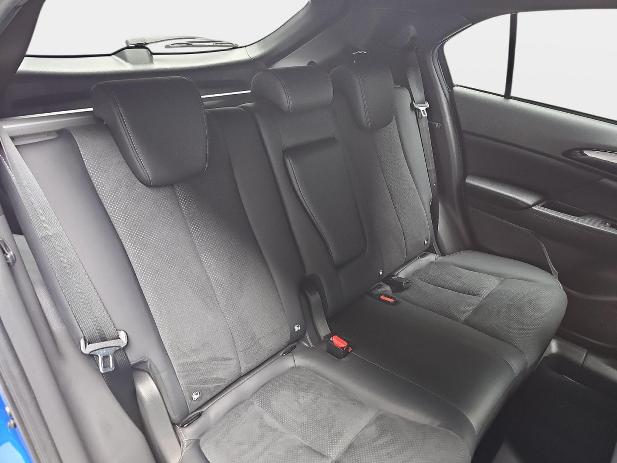 Mitsubishi Eclipse Cross 2.4 MIVEC PHEV CVT Select (2025) - Photo 16