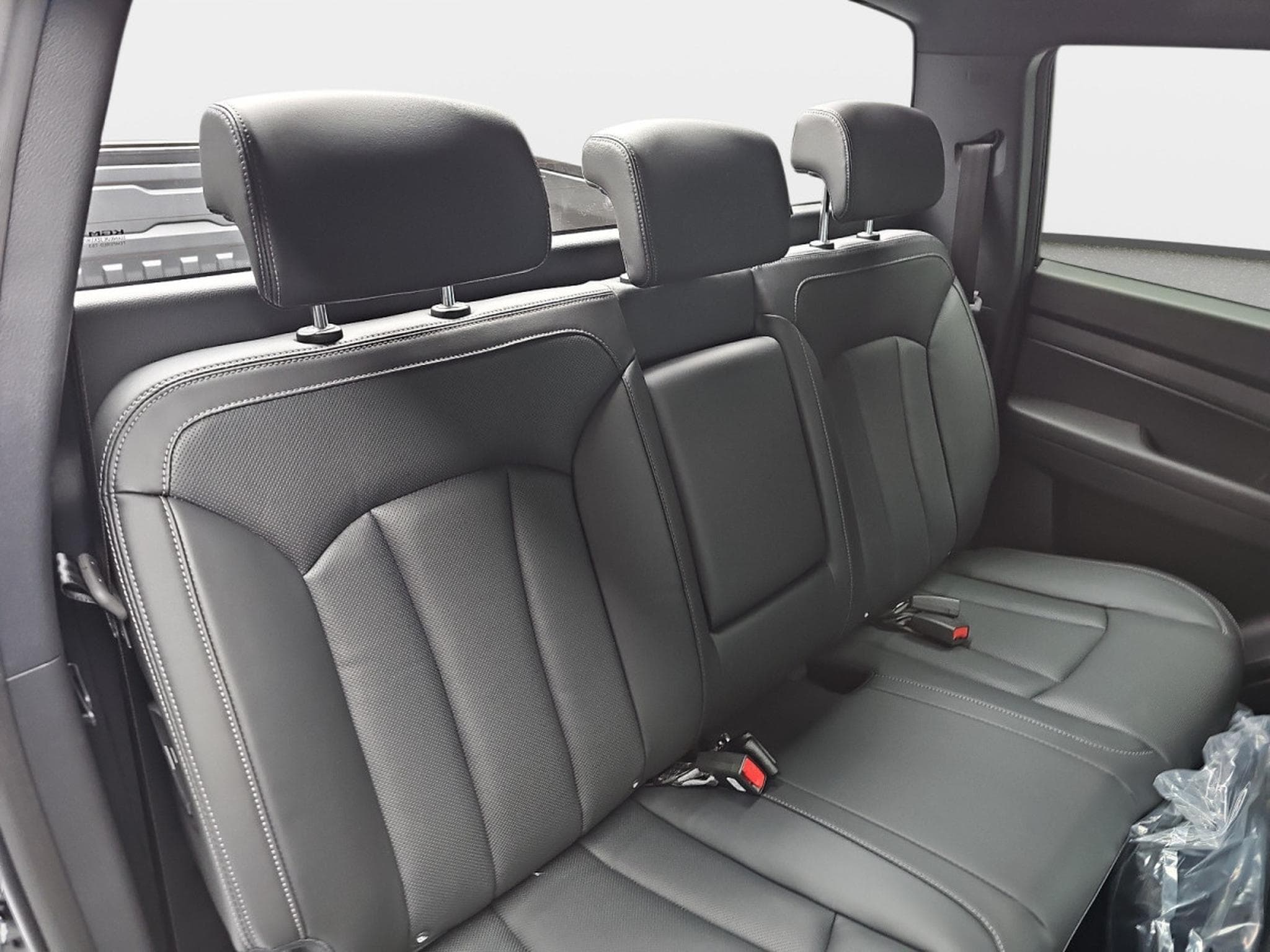 KGM Grand Musso 2.2 Diesel 202 AT 4WD Black (2026) - Photo 16