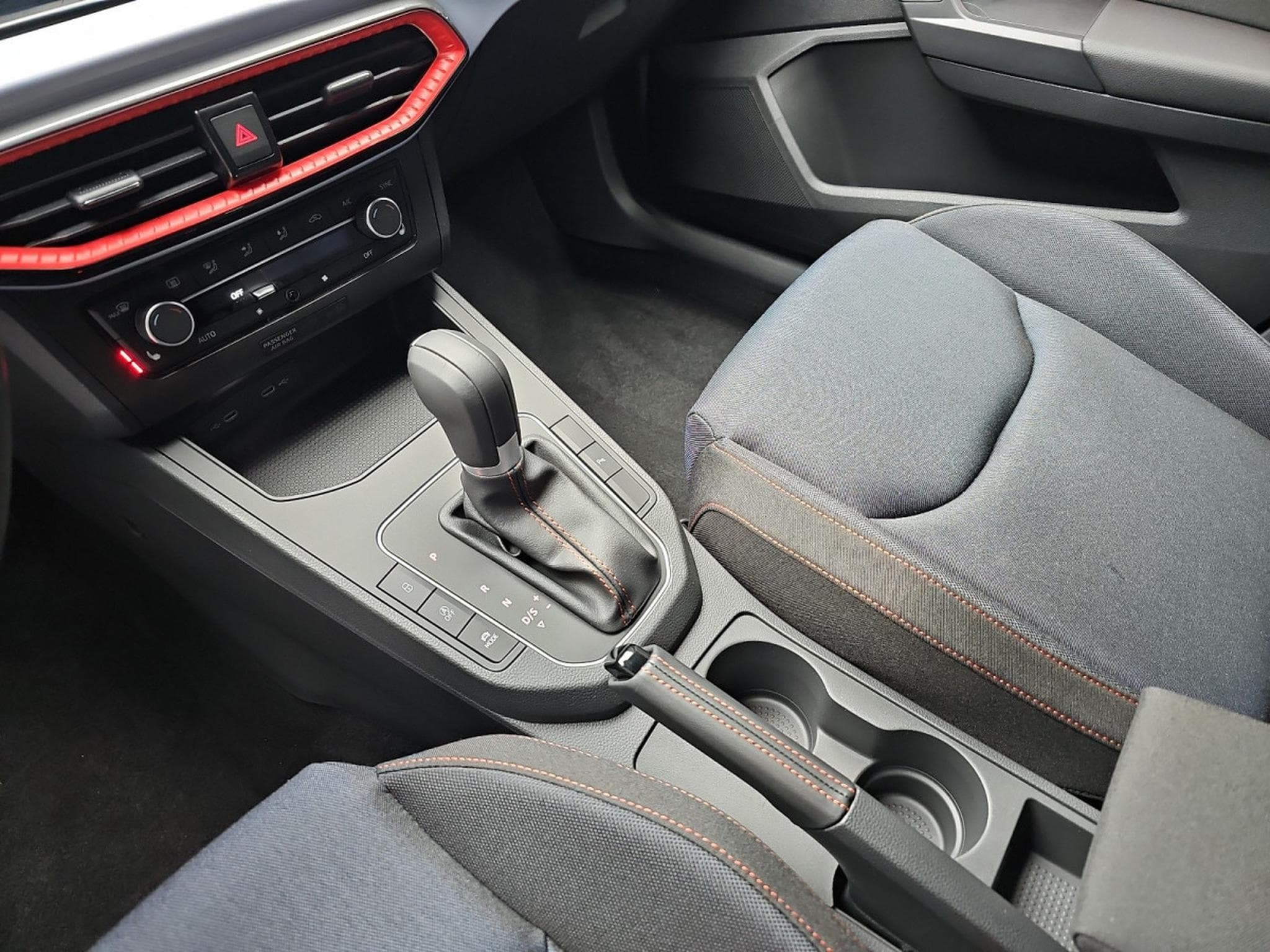 Seat Ibiza 1.0 TSi 116 DSG  FR (2025) - Photo 12