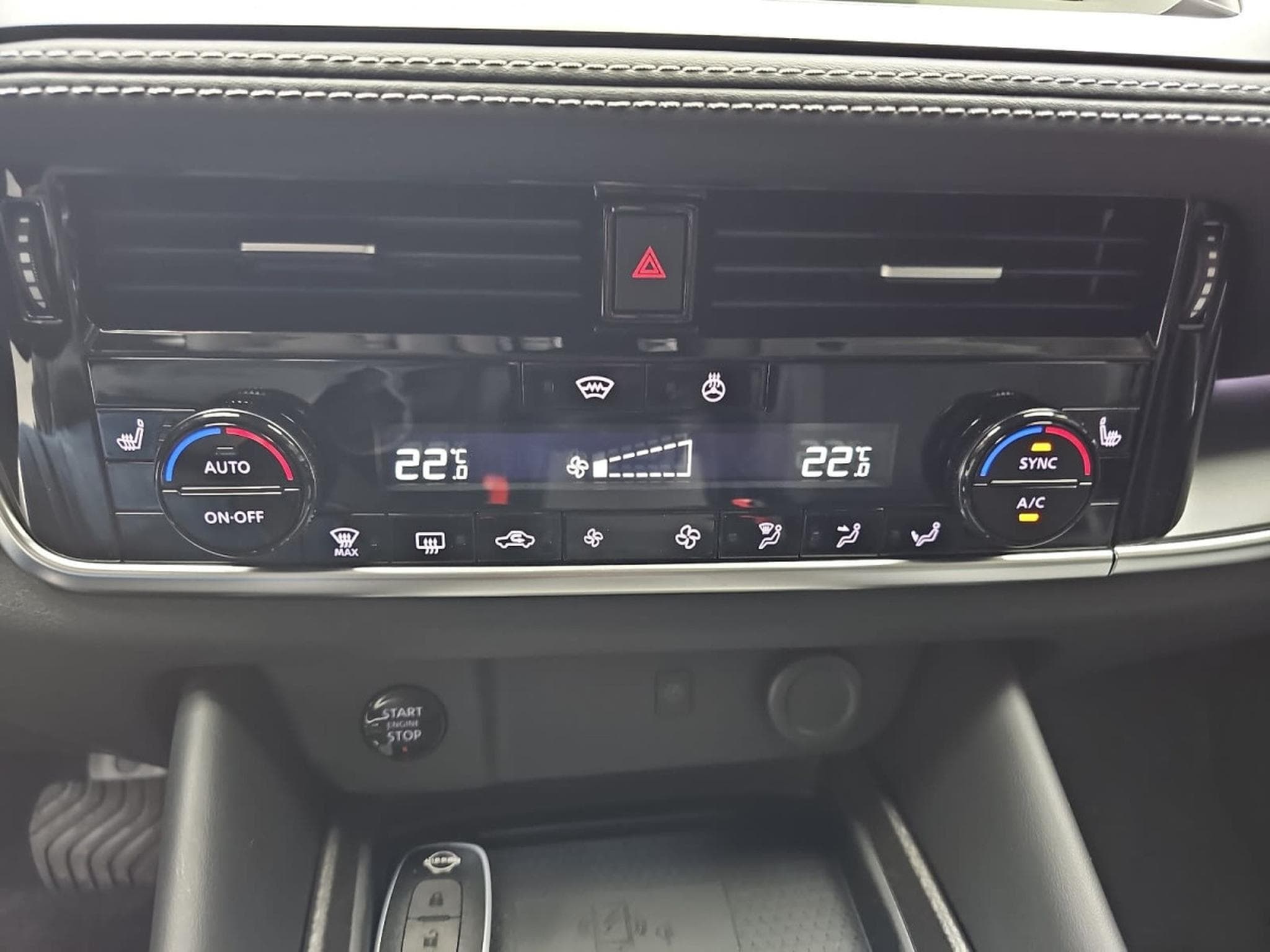 Nissan Qashqai 1.3 DIG-T 158 X-tronic N-Connecta (2026) - Photo 10