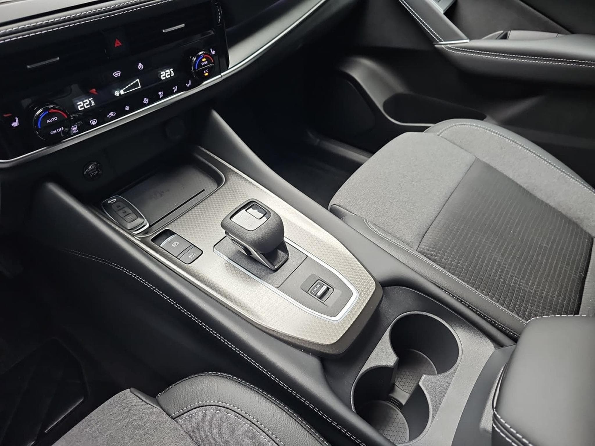 Nissan Qashqai 1.3 DIG-T 158 X-tronic N-Connecta (2026) - Photo 11