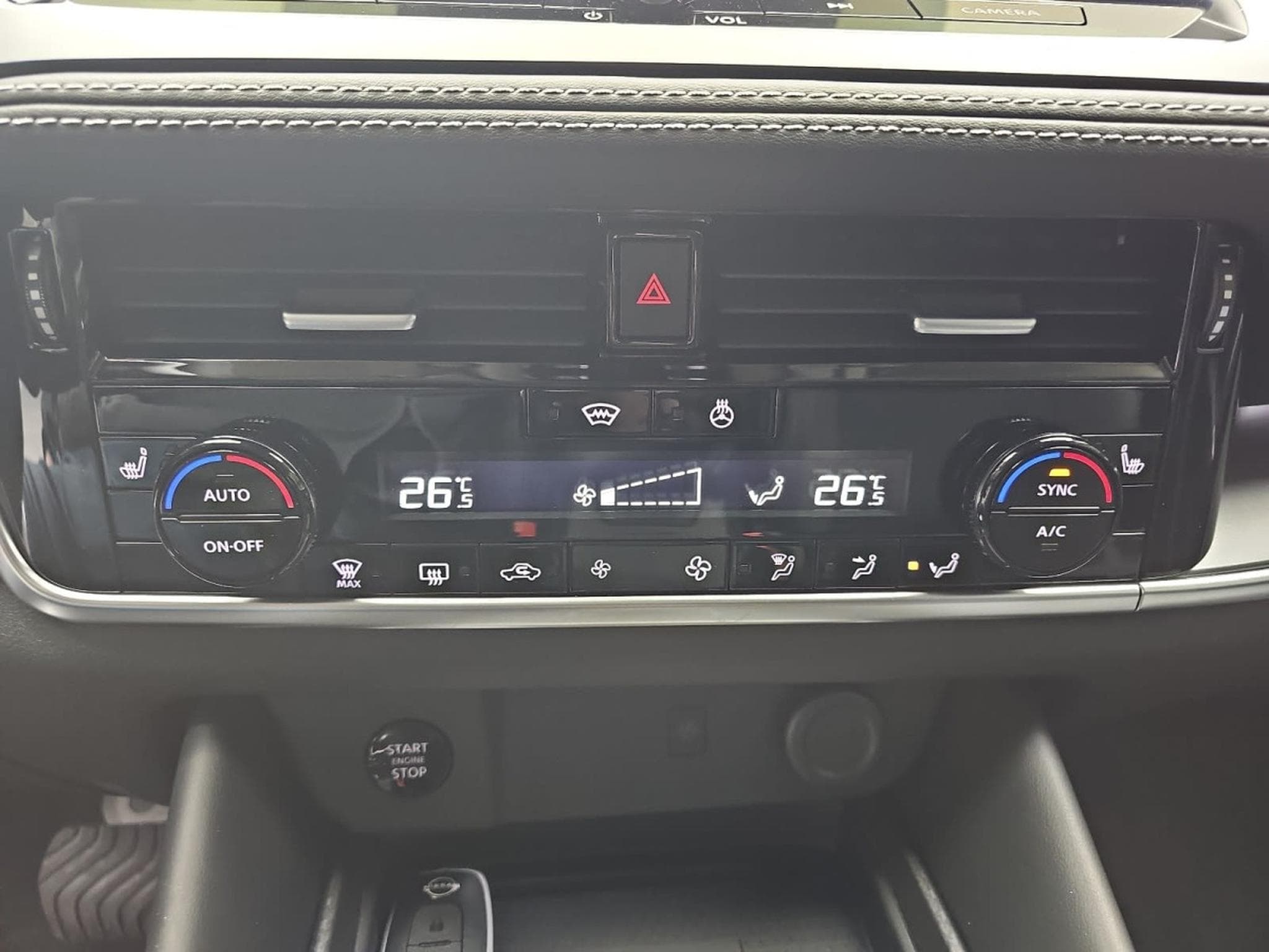 Nissan Qashqai 1.3 DIG-T 158 X-tronic N-Connecta (2026) - Photo 10