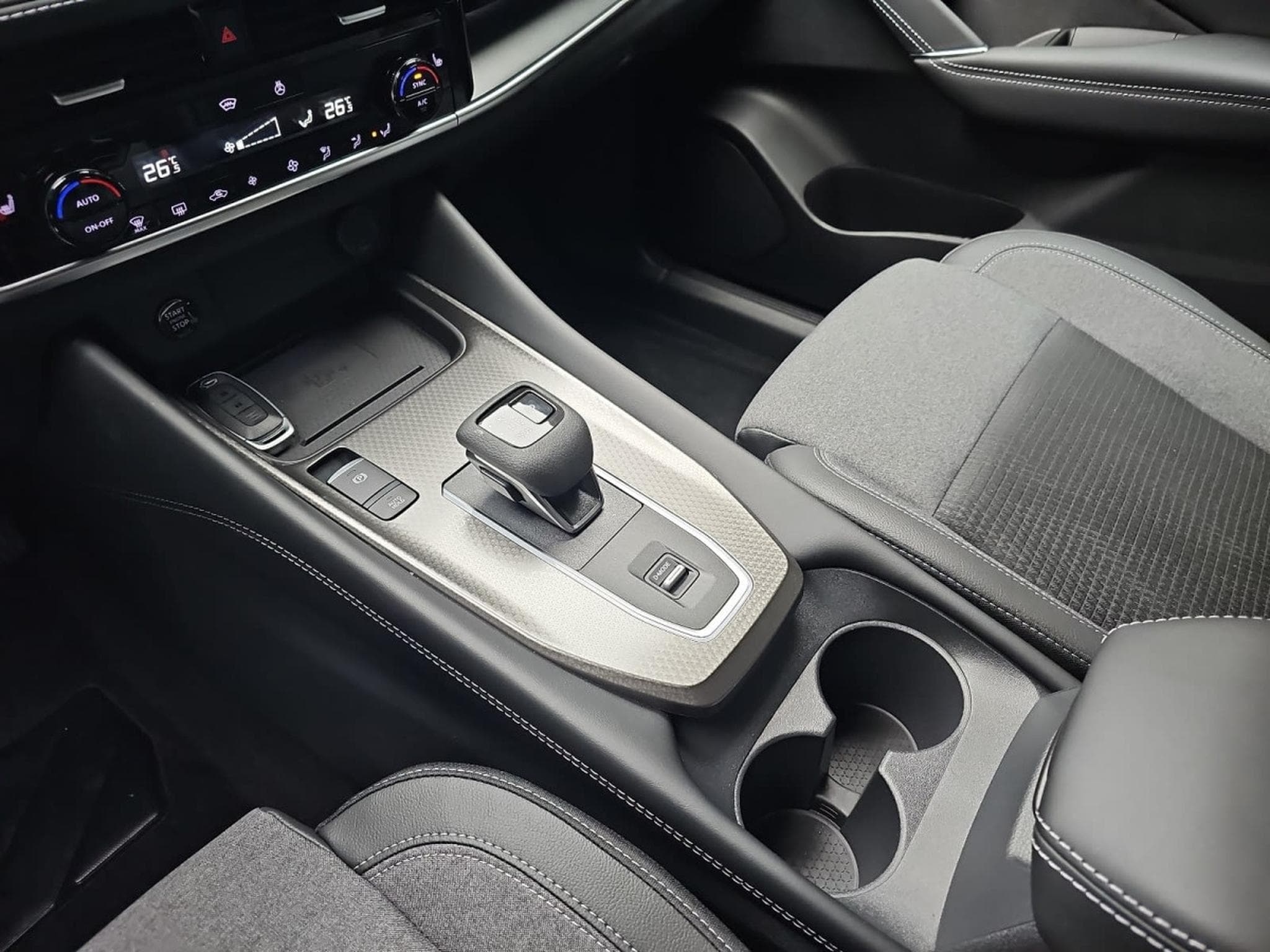 Nissan Qashqai 1.3 DIG-T 158 X-tronic N-Connecta (2026) - Photo 11