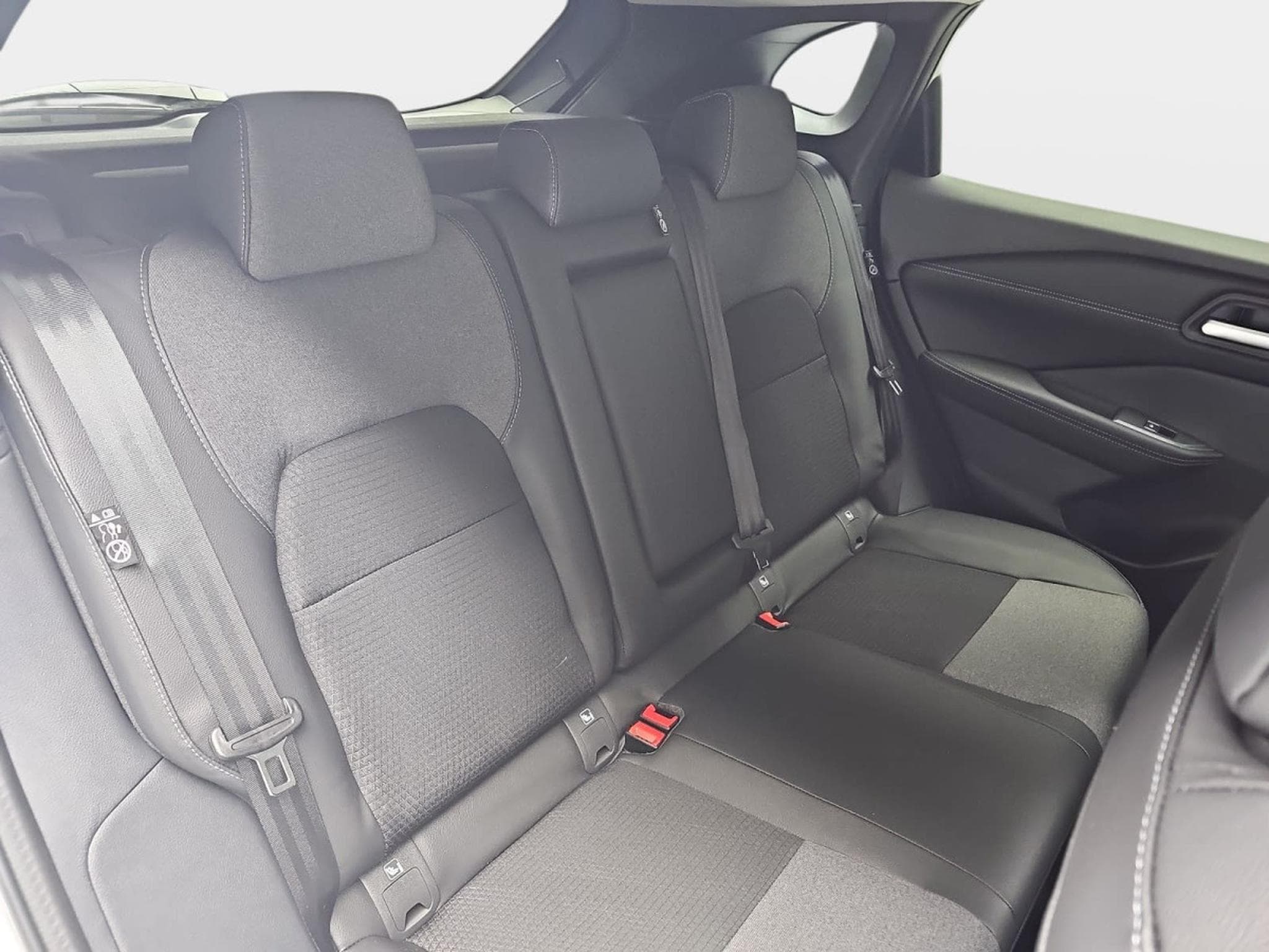 Nissan Qashqai 1.3 DIG-T 158 X-tronic N-Connecta (2026) - Photo 16