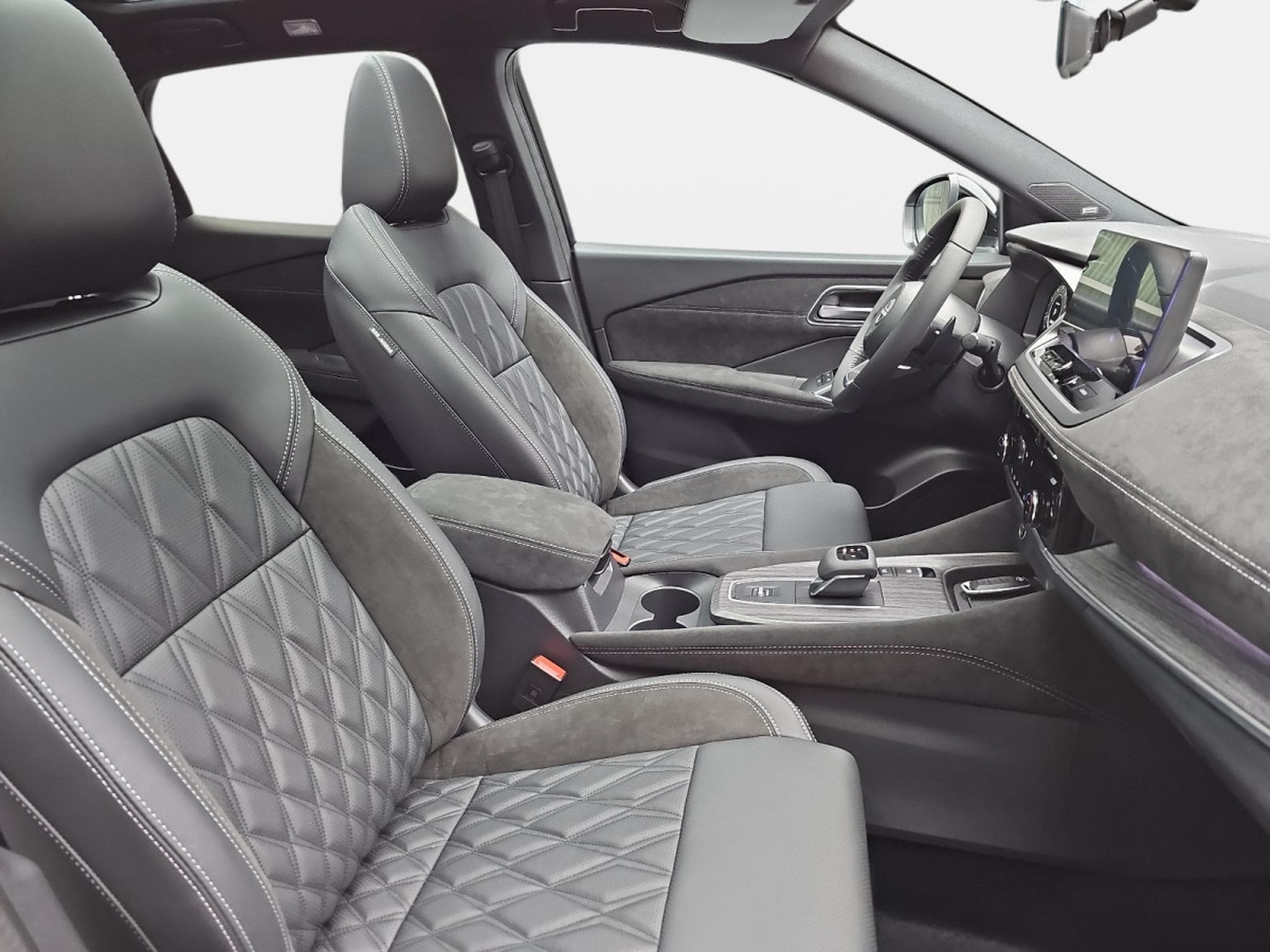 Nissan Qashqai 1.3 DIG-T MHEV 158 X-tronicTekna (2026) - Photo 13