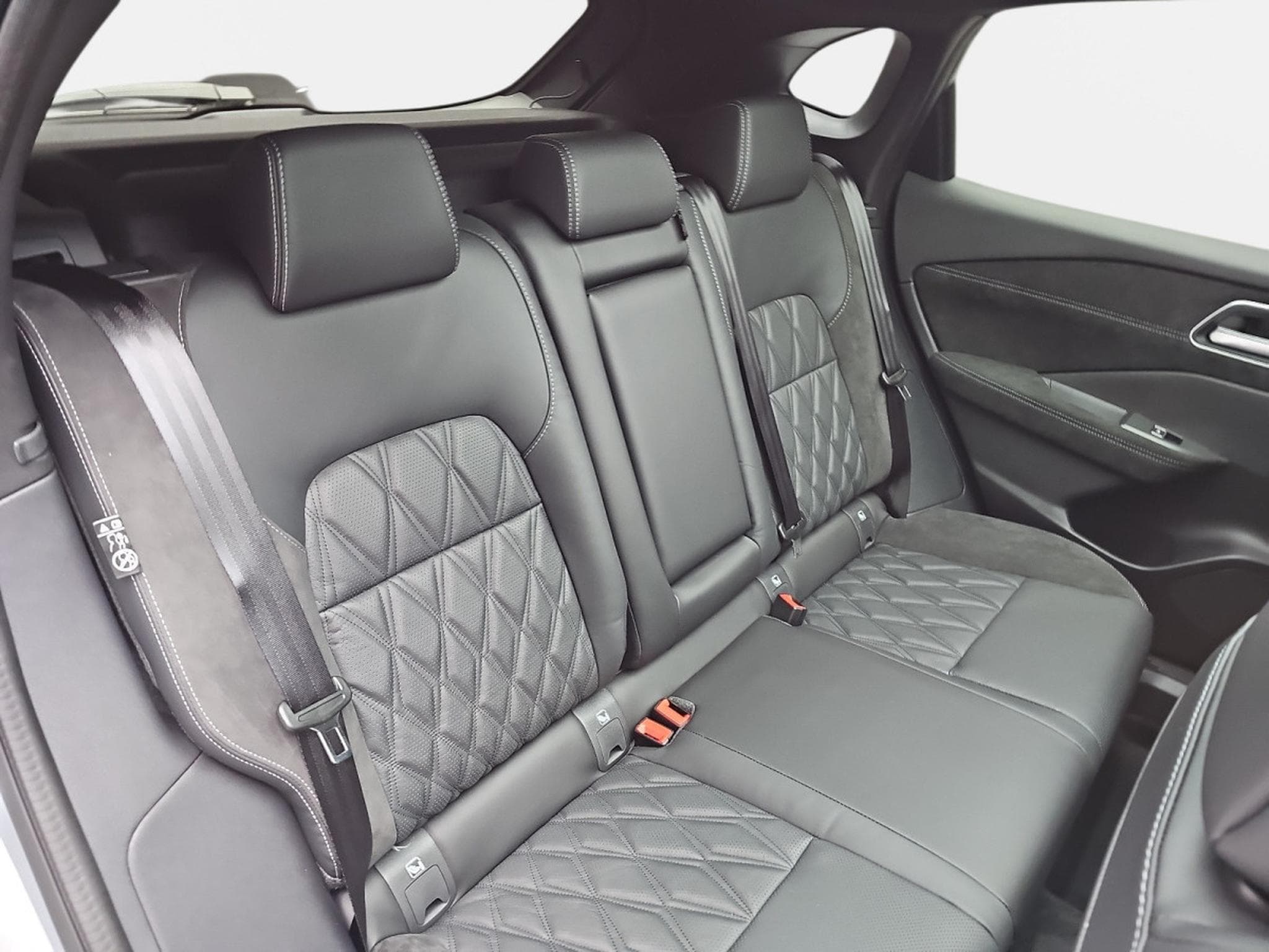 Nissan Qashqai 1.3 DIG-T MHEV 158 X-tronicTekna (2026) - Photo 15