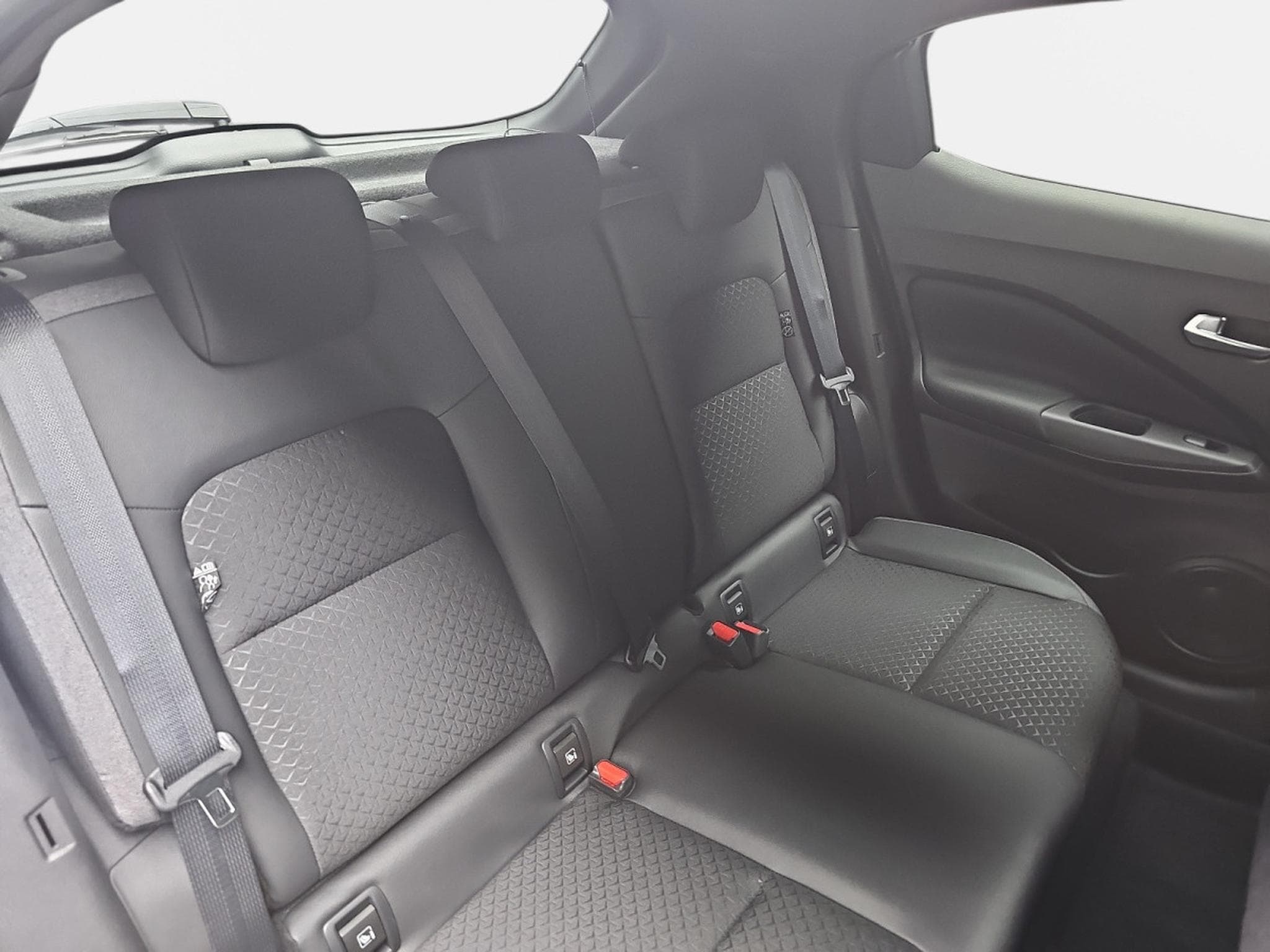 Nissan Juke 1.0 DIG-T 114 N-Connecta (2026) - Photo 16