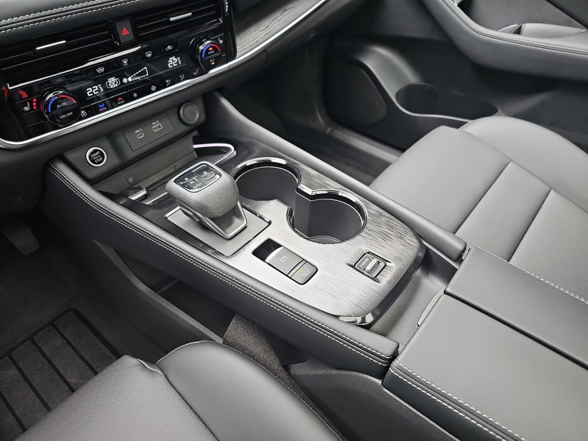 Nissan X-Trail 1.5 VC-T E-Power 204 AUTO Tekna (2026) - Photo 11