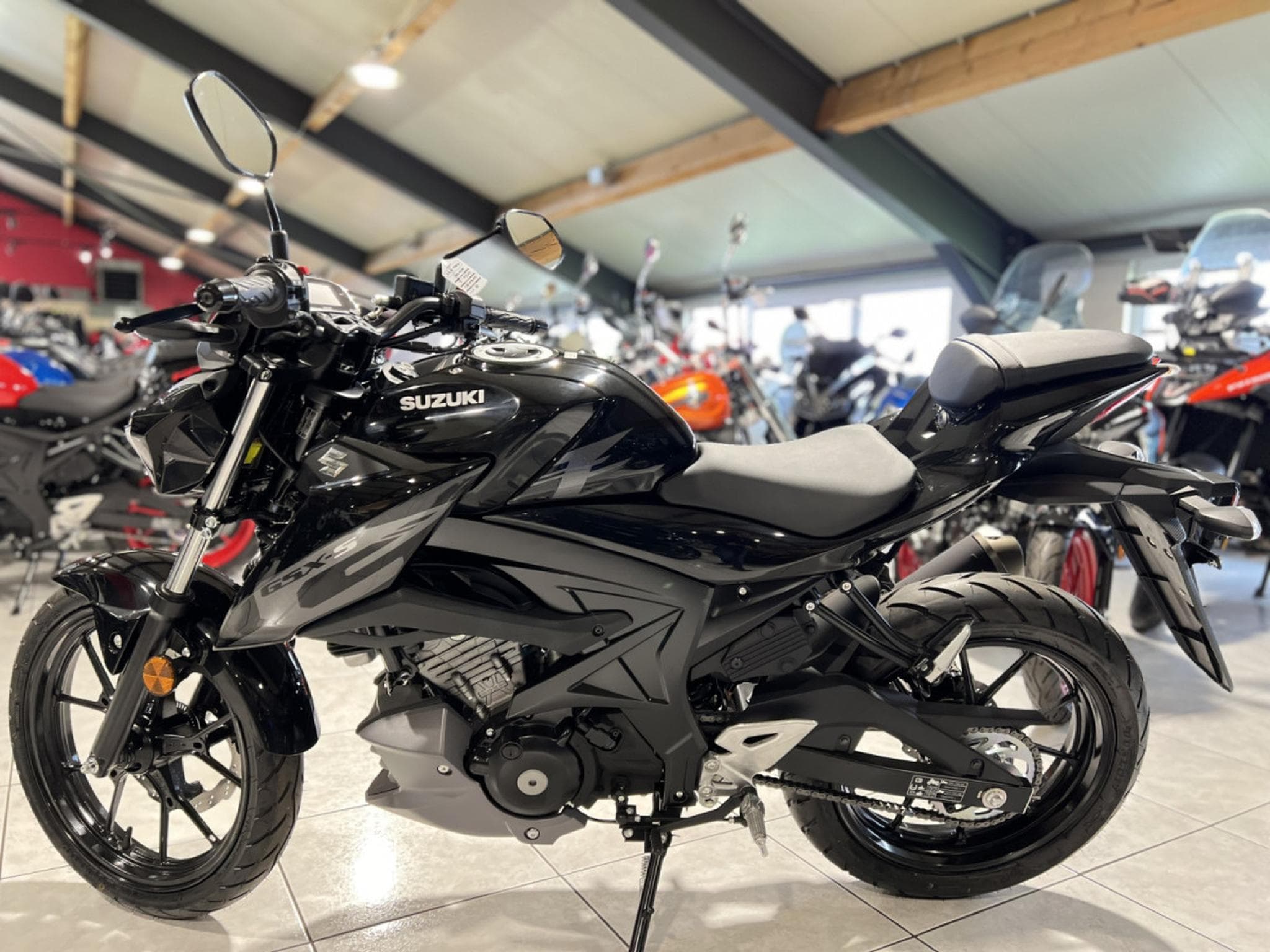 Suzuki GSX-S rabaissée 50 mm (2024) - Photo 4