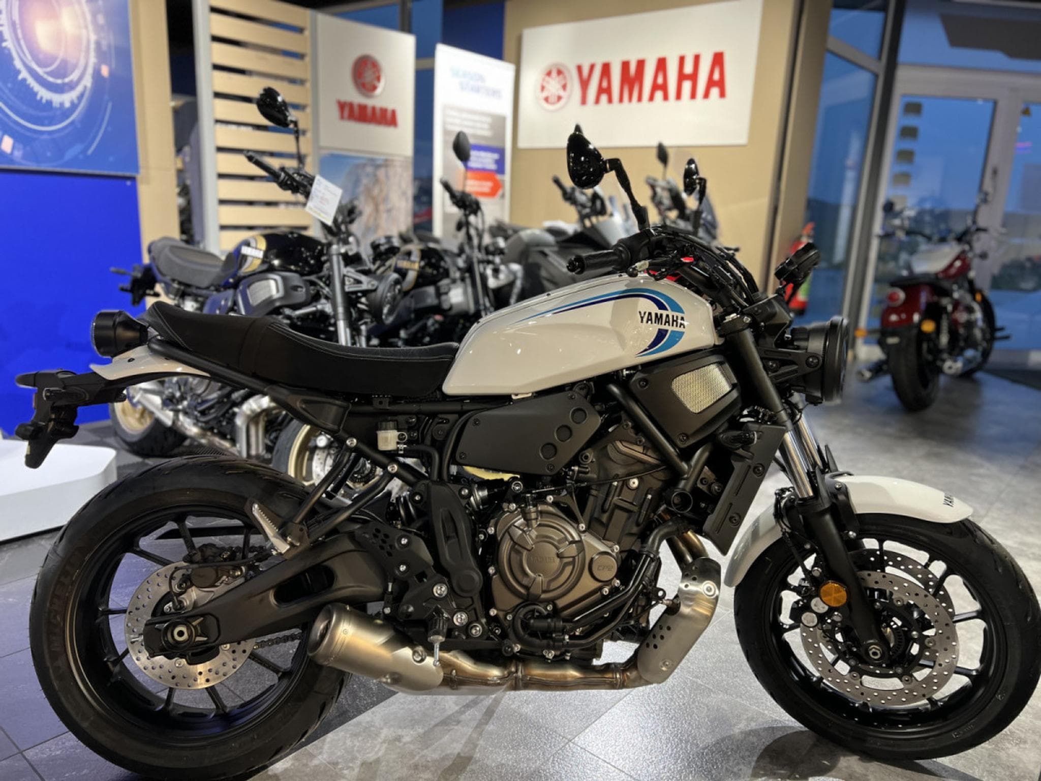 Yamaha XSR rabaissée 50 mm (2024) - Photo 1