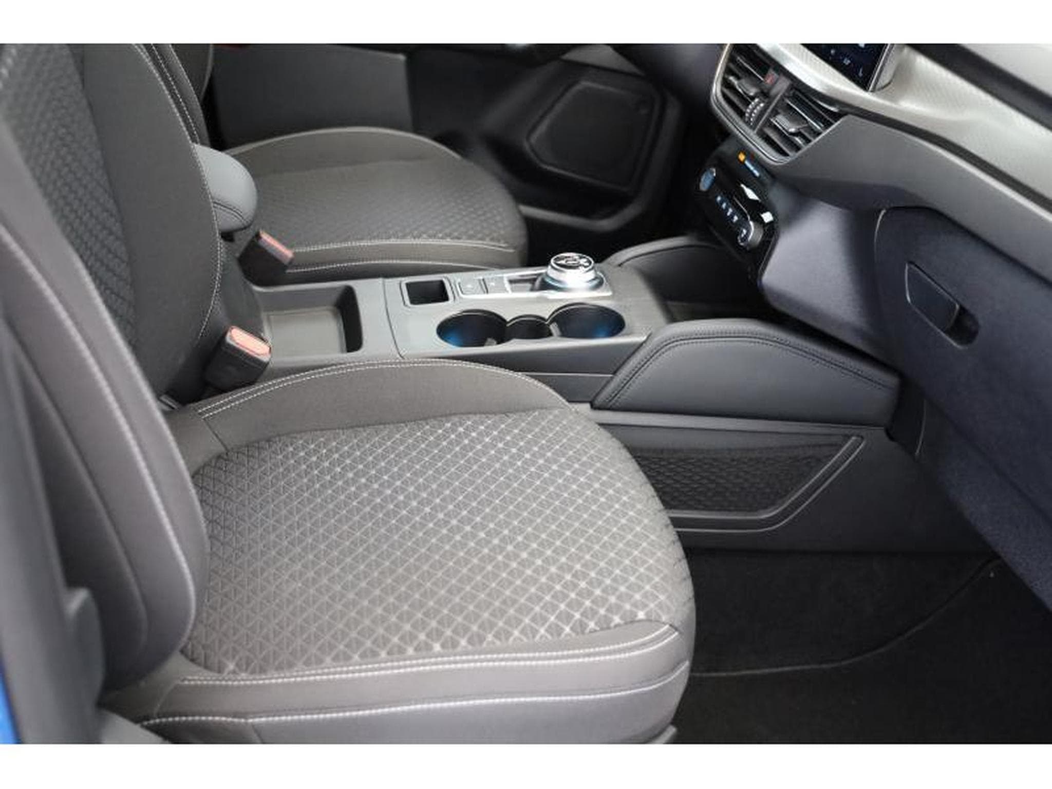 Ford Kuga III Titanium (2026) - Photo 10