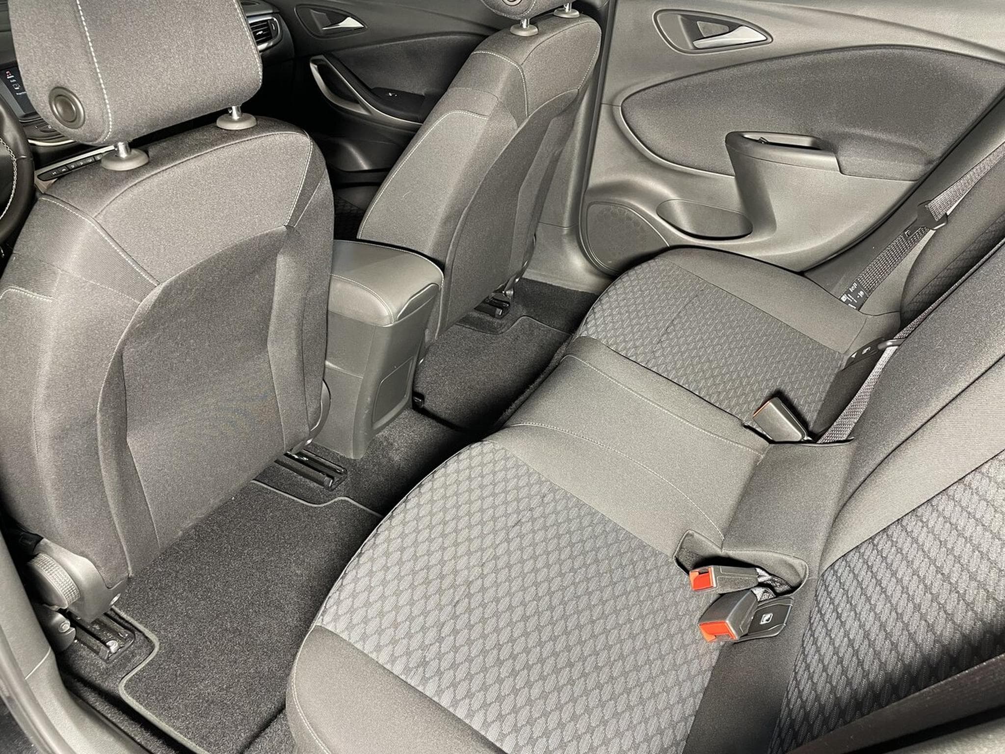 Opel Astra 1.0 TURBO 110 CV EDITION GPS (2020) - Photo 9