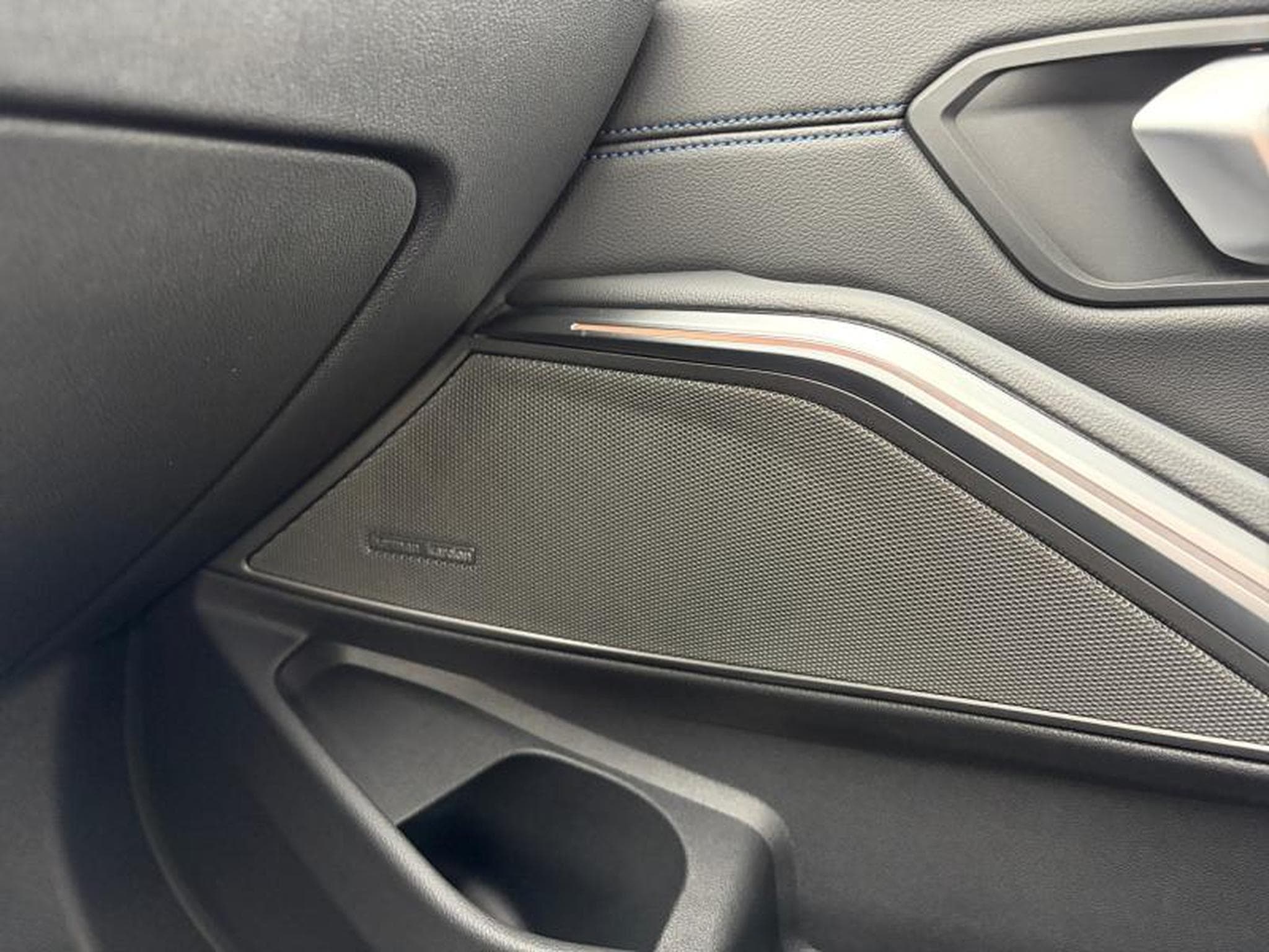 BMW 330 330d xDrive Touring Kit M Sport (2025) - Photo 11