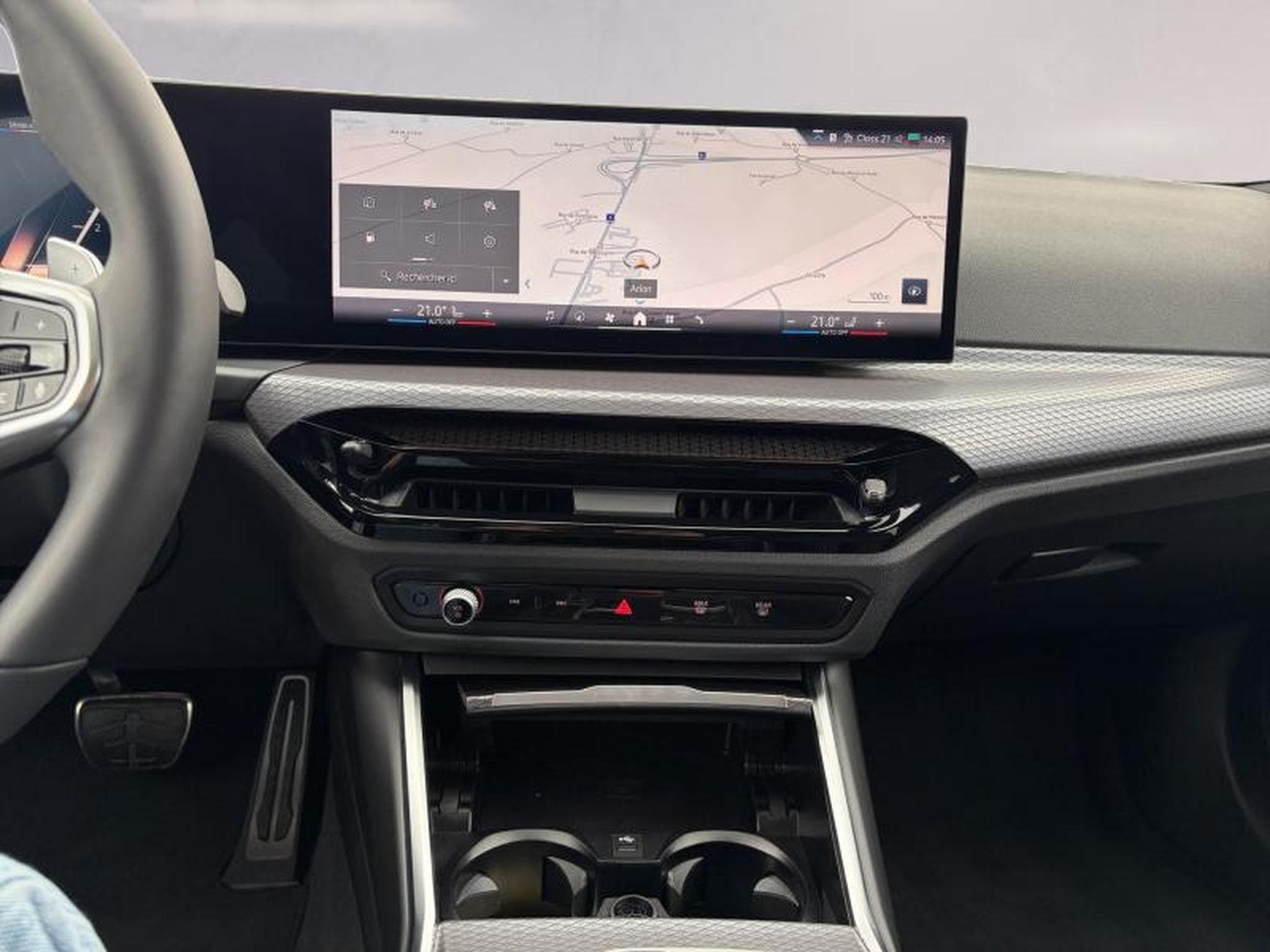 BMW 330 330d xDrive Touring Kit M Sport (2025) - Photo 15