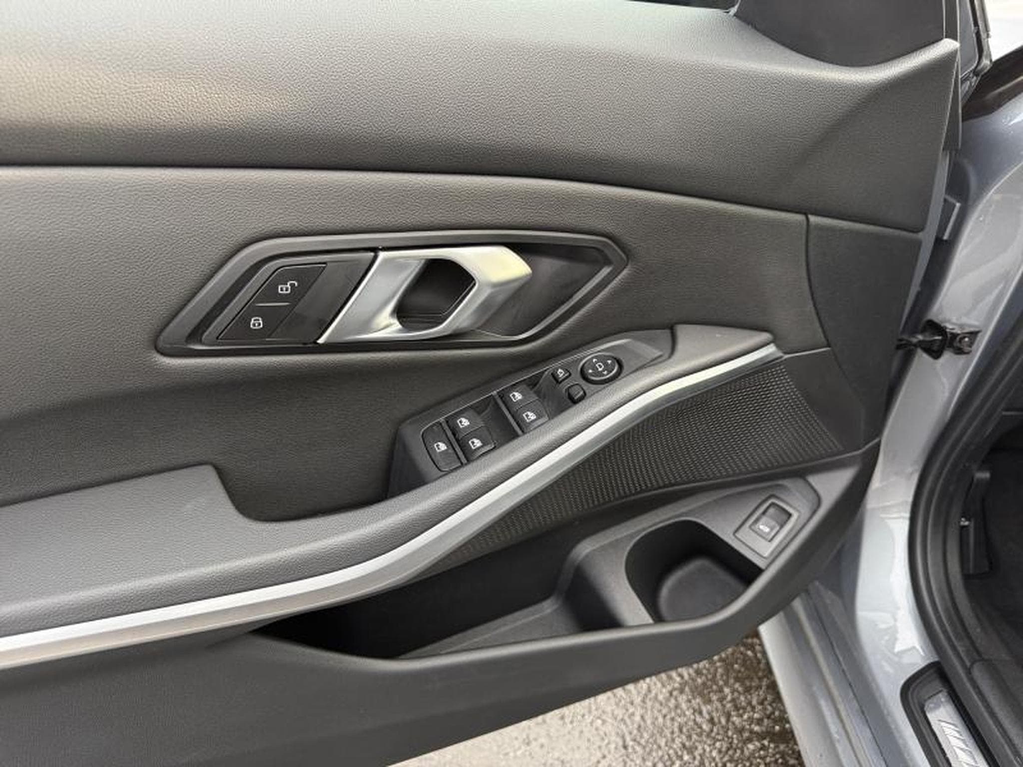 BMW 318 318i Touring Kit M Sport (2025) - Photo 13