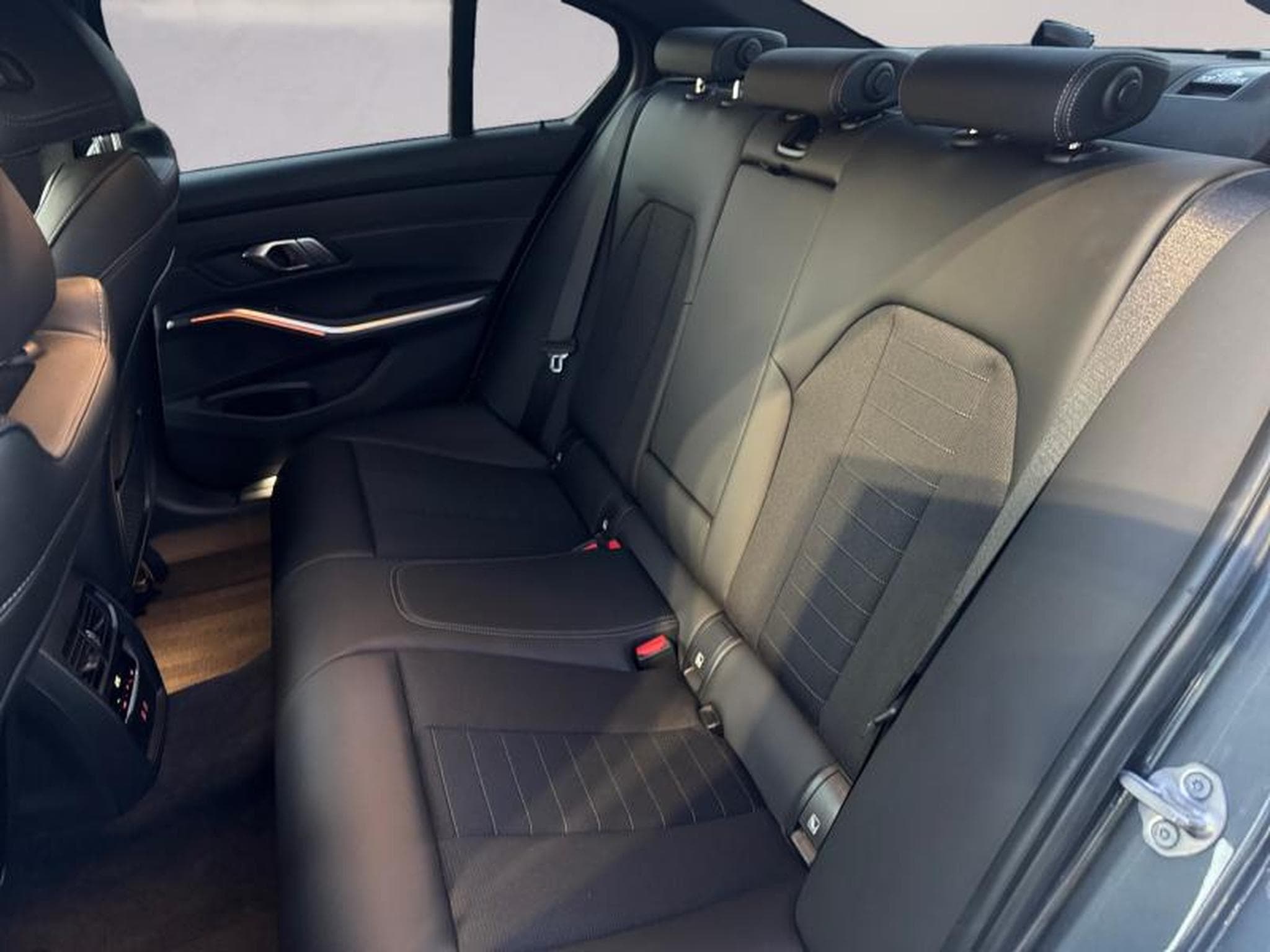 BMW 318 318i Berline (2021) - Photo 12