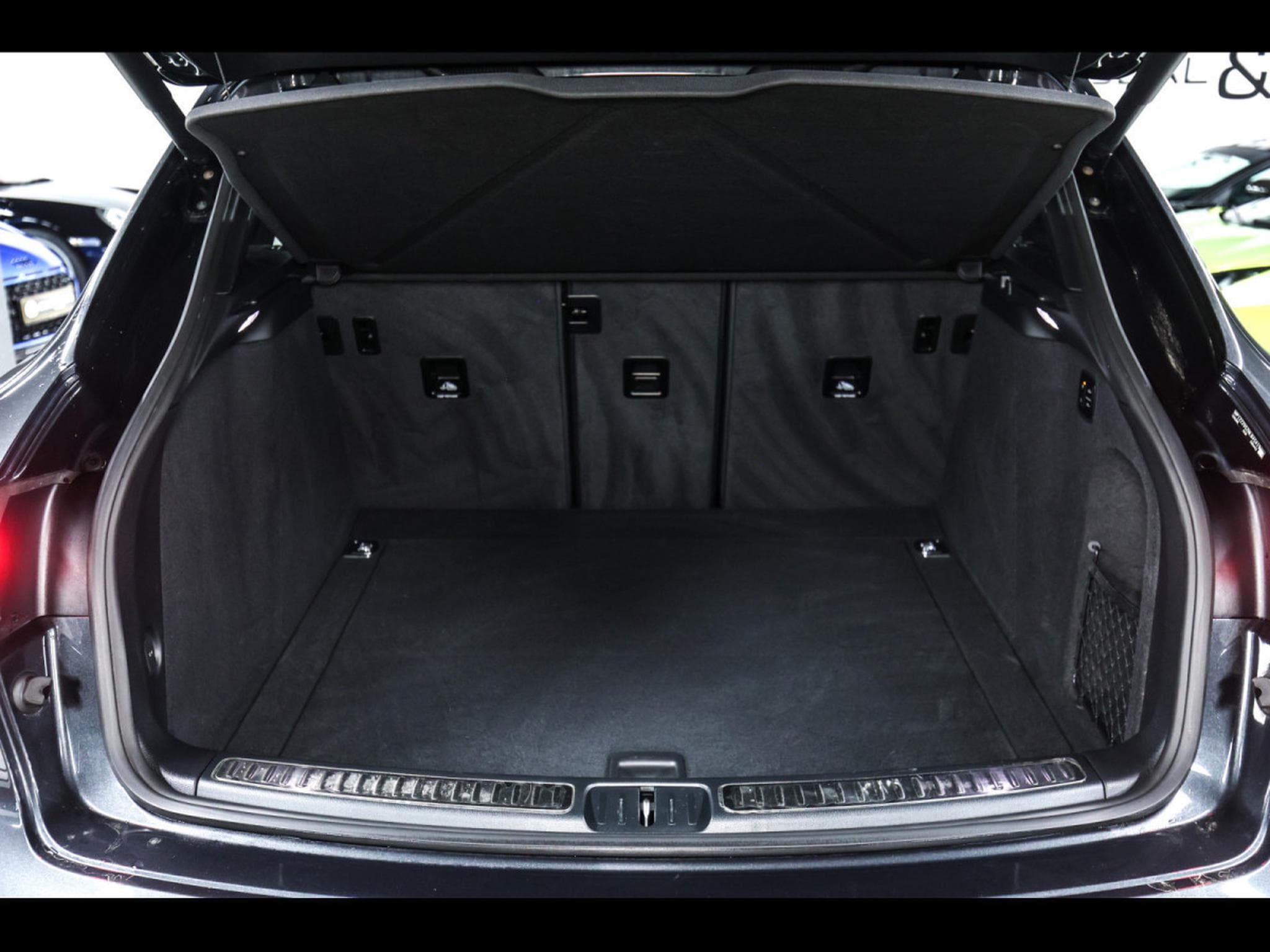 Porsche Macan III GTS PDK – VOLCANO GREY (2021) - Foto 16