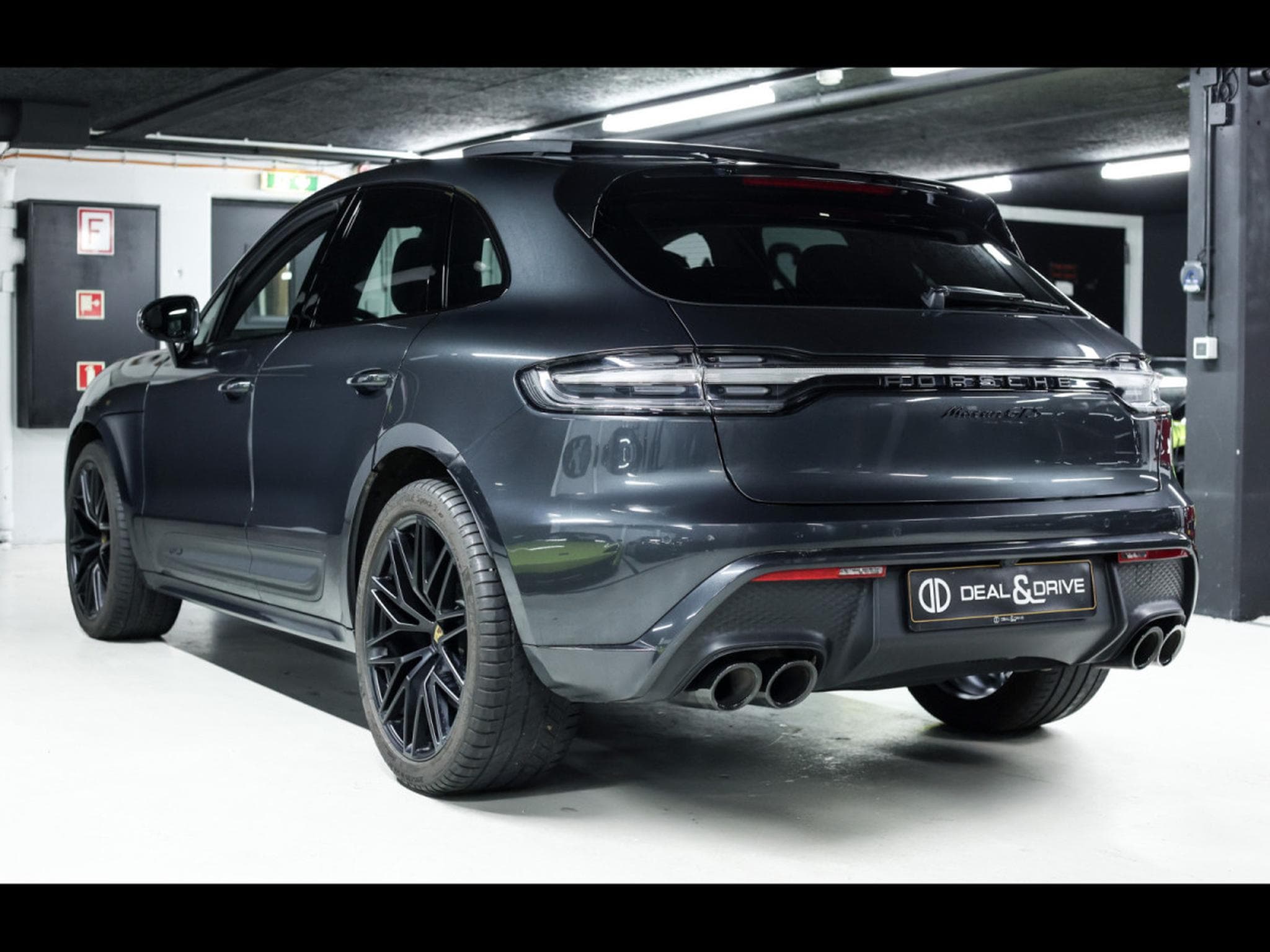 Porsche Macan III GTS PDK – VOLCANO GREY (2021) - Foto 3