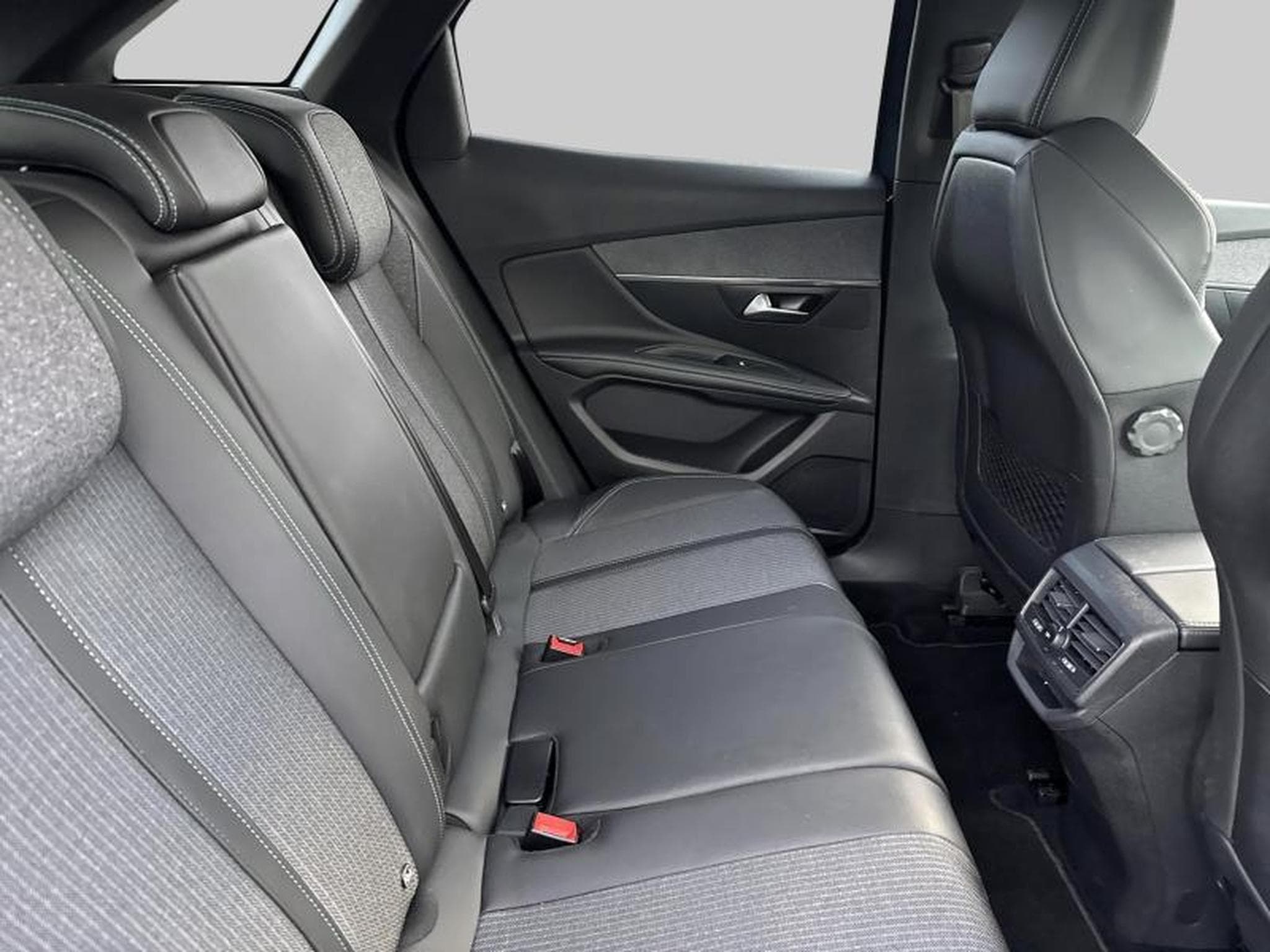 Peugeot 3008 II Allure Pack (2022) - Photo 20