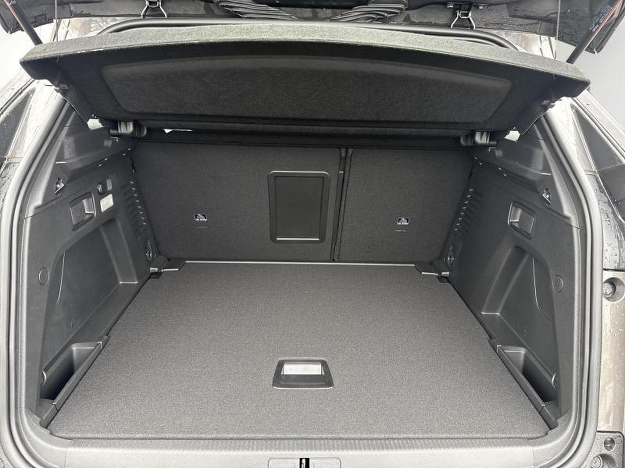 Peugeot 3008 II Active Pack (2023) - Photo 20