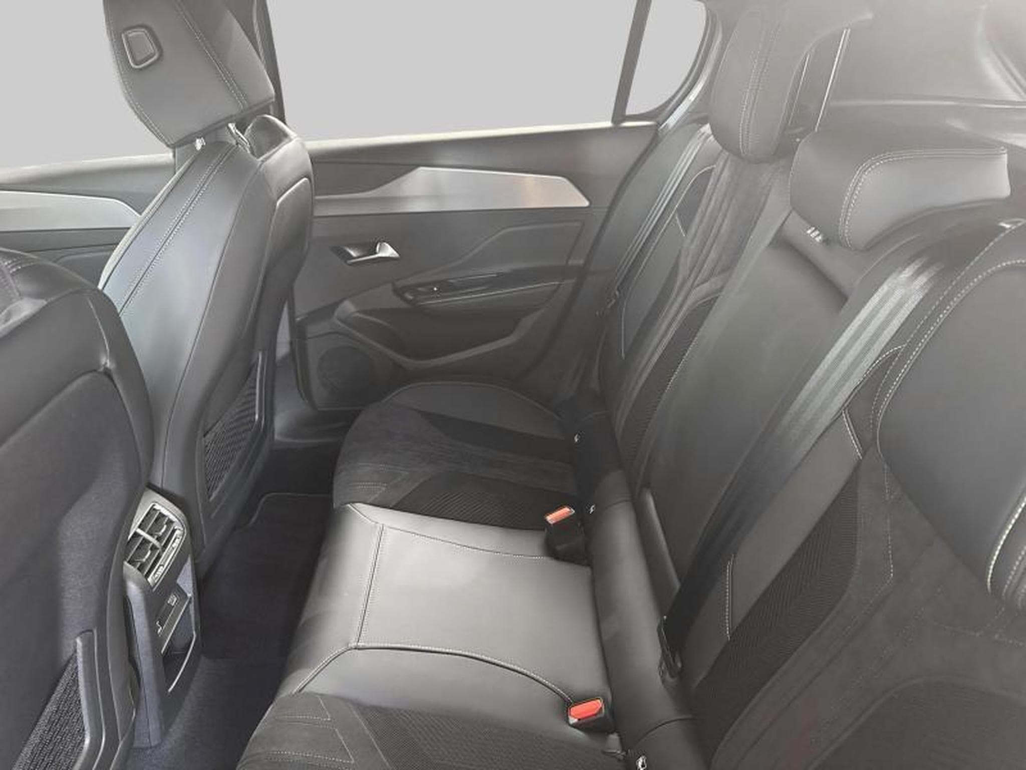 Peugeot 308 GT EAT8 (2024) - Photo 7