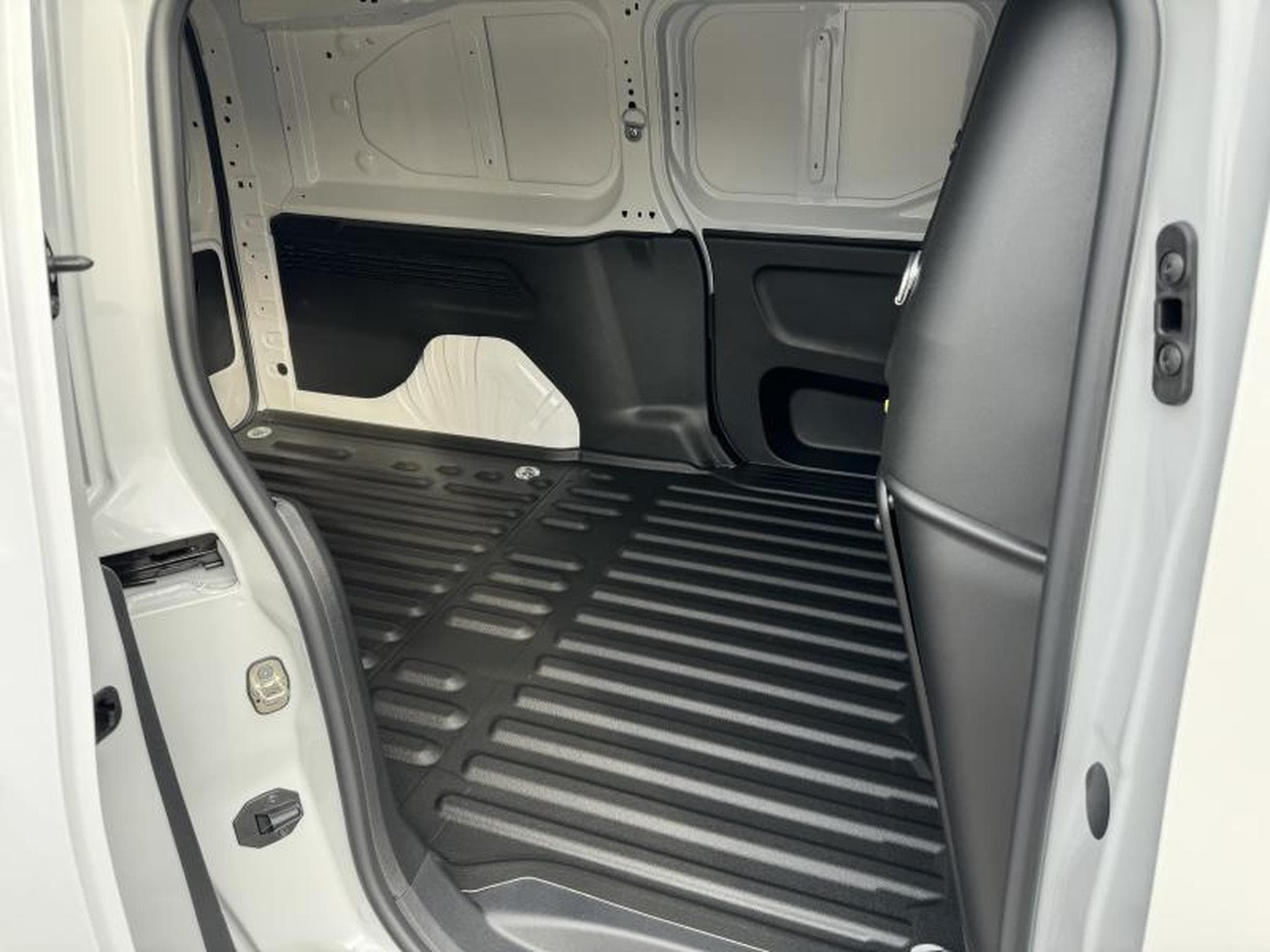 Peugeot Partner Long Heavy (2024) - Photo 8