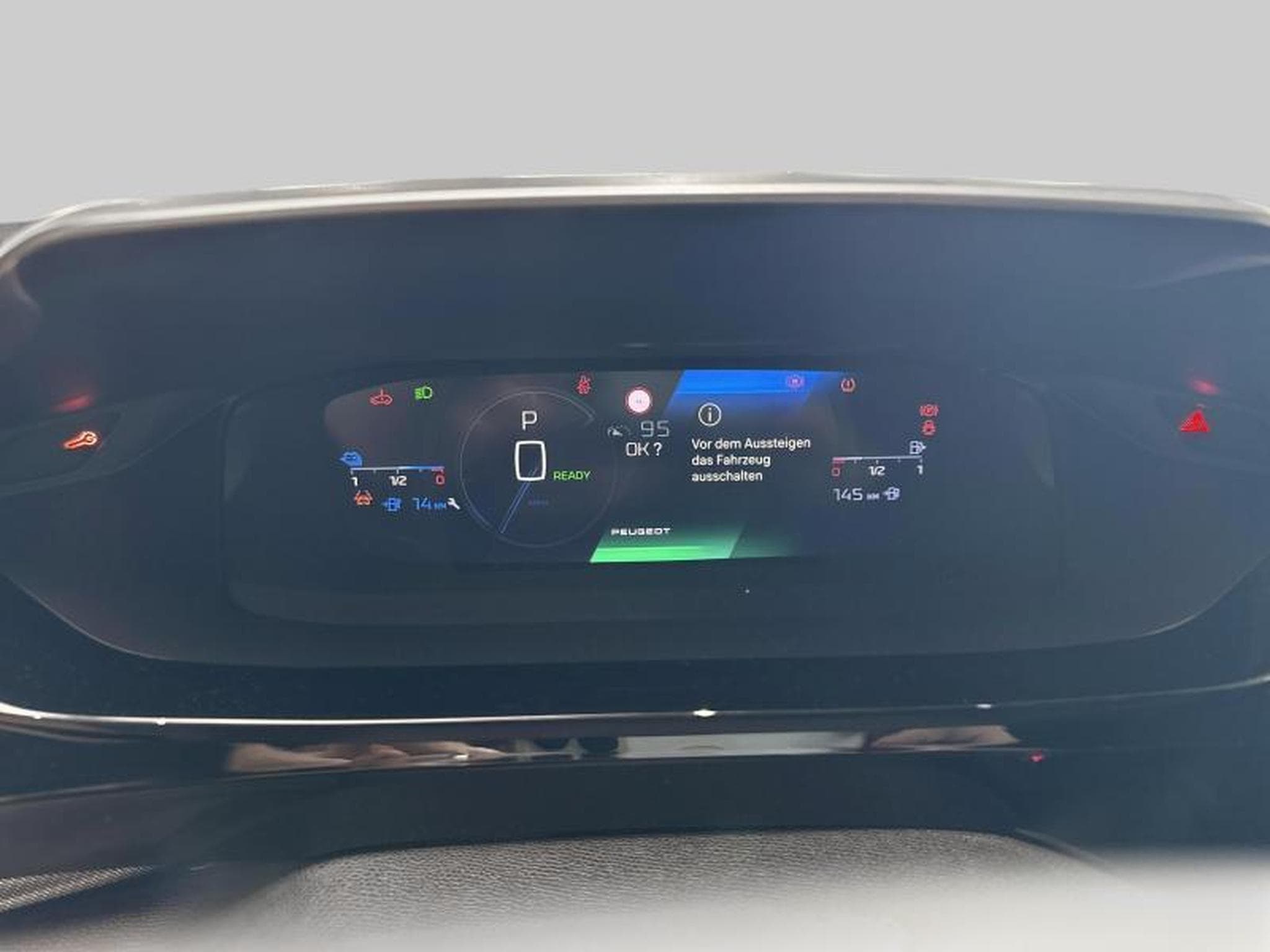 Peugeot 308 GT Hybride (2024) - Photo 10