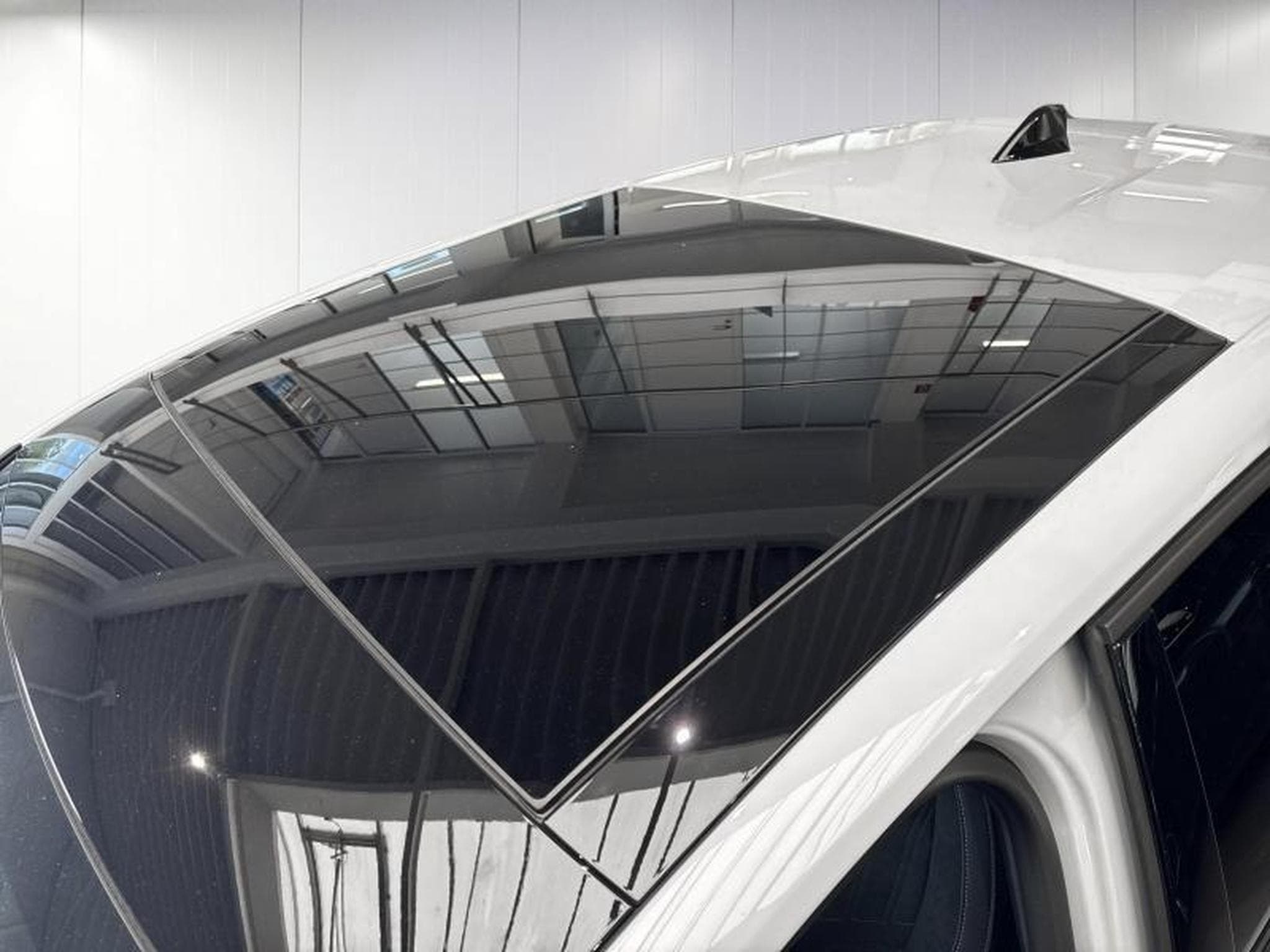 Peugeot 308 GT Hybride (2024) - Photo 17