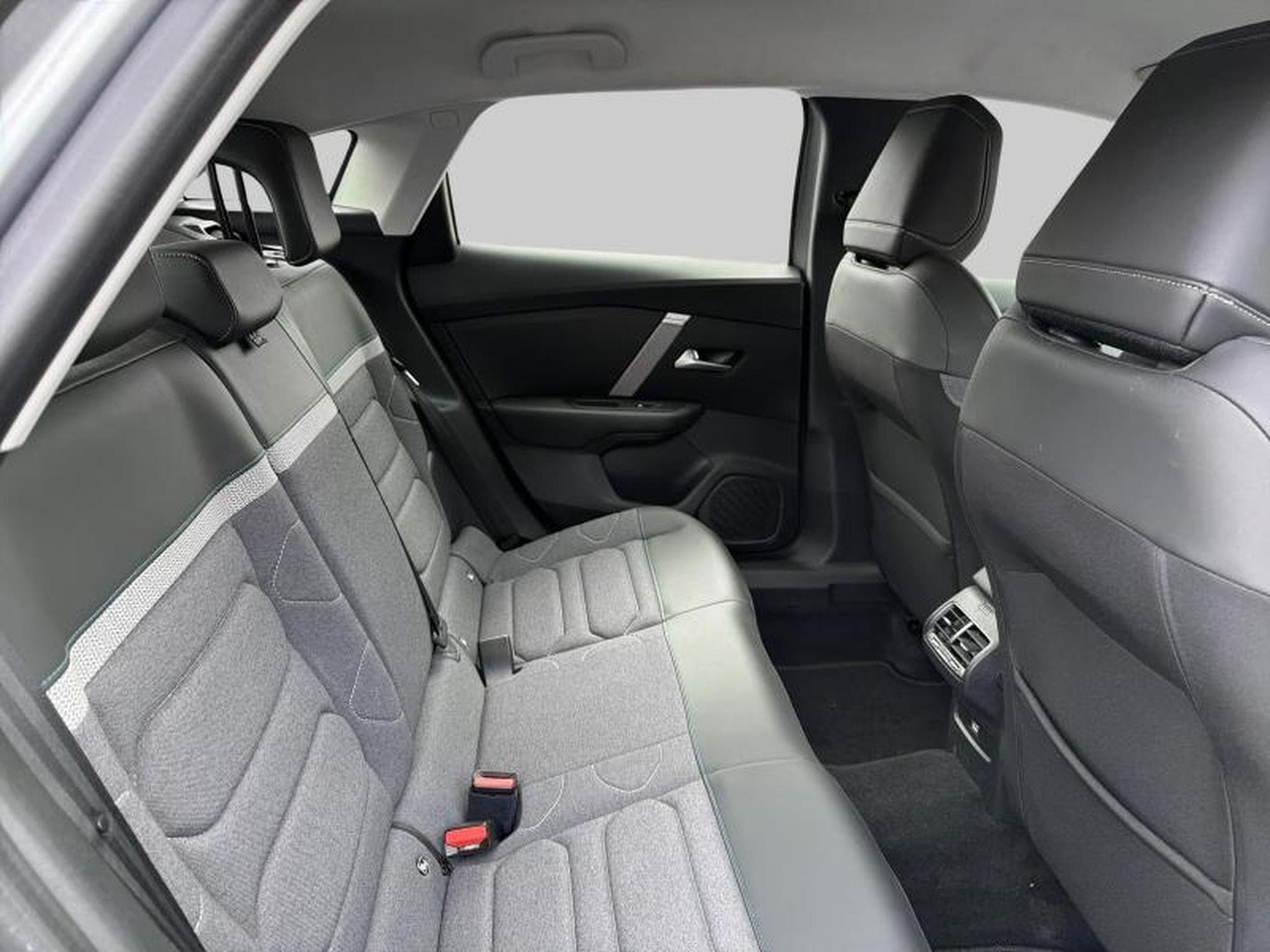 Citroen C4 Shine (2023) - Photo 11