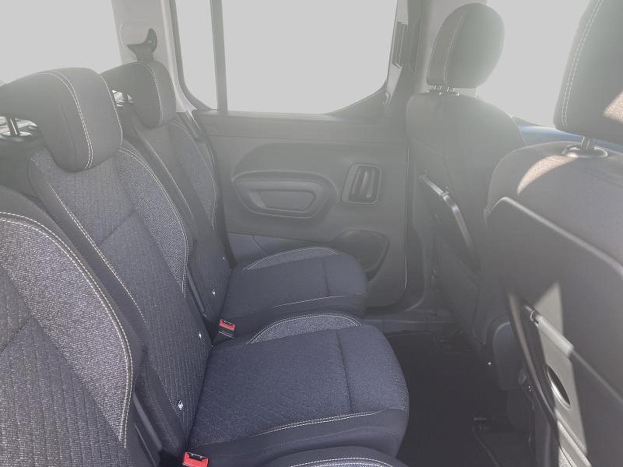 Peugeot Rifter ALLURE (2025) - Photo 10